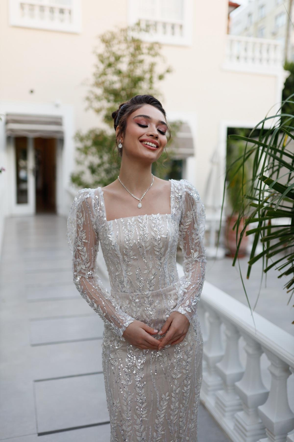 TheElsa | Özel Tasarım Abiye Elbiseler | Nastya Midi Boy Özel Tasarım Dantel Abiye ElbiseÖZEL ÜRETİM TASARIM ELBİSELERNastya Midi Boy Özel Tasarım Dantel Abiye Elbise