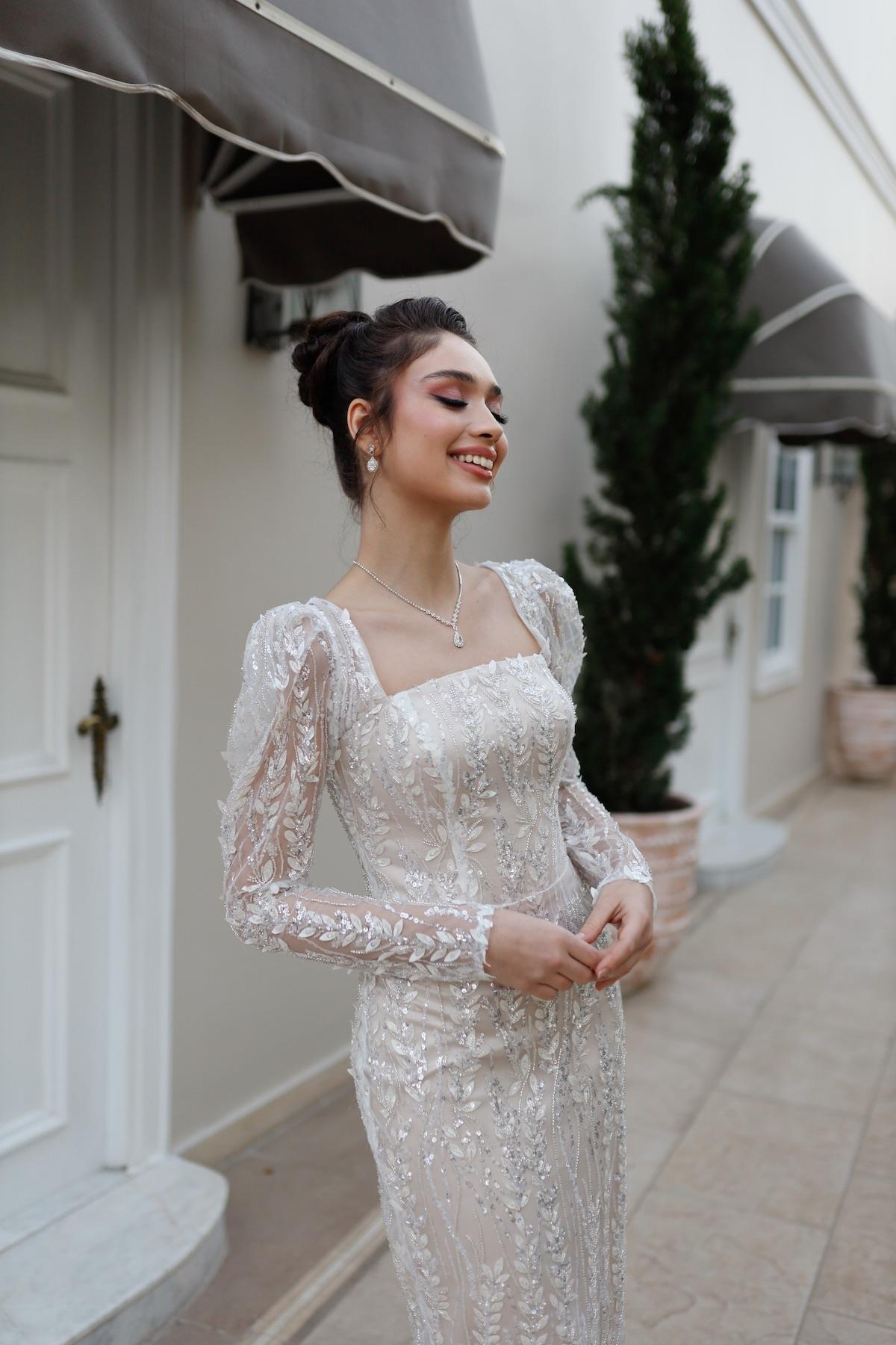 TheElsa | Özel Tasarım Abiye Elbiseler | Nastya Midi Boy Özel Tasarım Dantel Abiye ElbiseÖZEL ÜRETİM TASARIM ELBİSELERNastya Midi Boy Özel Tasarım Dantel Abiye Elbise