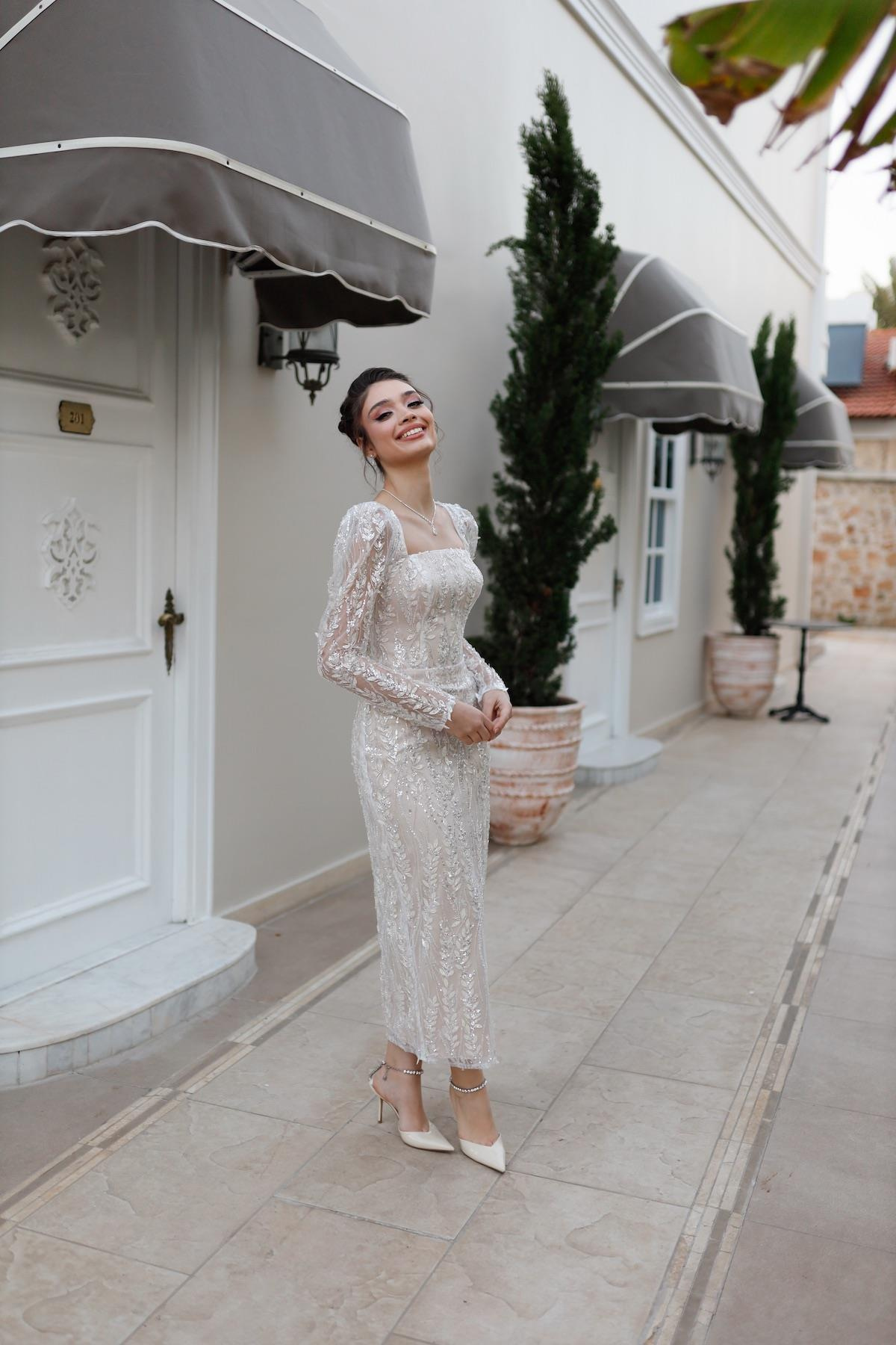 TheElsa | Özel Tasarım Abiye Elbiseler | Nastya Midi Boy Özel Tasarım Dantel Abiye ElbiseÖZEL ÜRETİM TASARIM ELBİSELERNastya Midi Boy Özel Tasarım Dantel Abiye Elbise