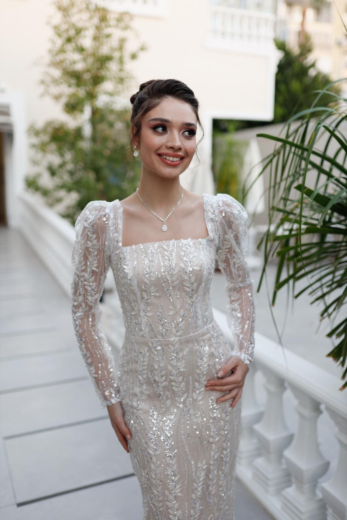 TheElsa | Özel Tasarım Abiye Elbiseler | Nastya Midi Boy Özel Tasarım Dantel Abiye ElbiseÖZEL ÜRETİM TASARIM ELBİSELERNastya Midi Boy Özel Tasarım Dantel Abiye Elbise