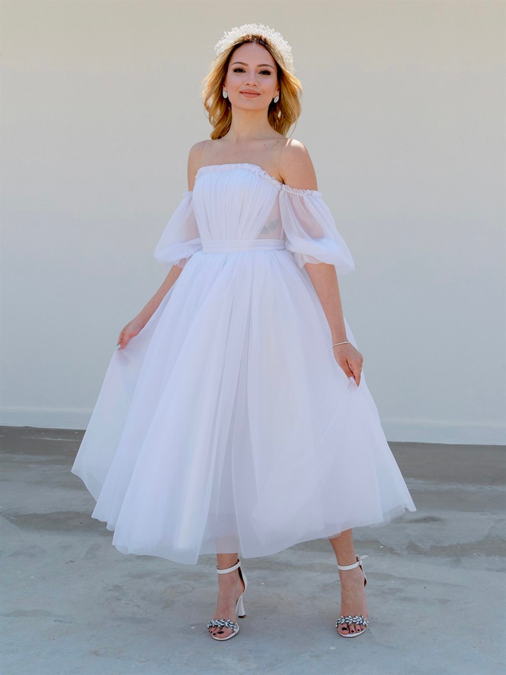 TheElsa | GİYİM | TAKI | Pera Beyaz Özel Tasarım Simli Tül Nikah ElbisesiELBİSEPera Beyaz Özel Tasarım Simli Tül Nikah Elbisesi
