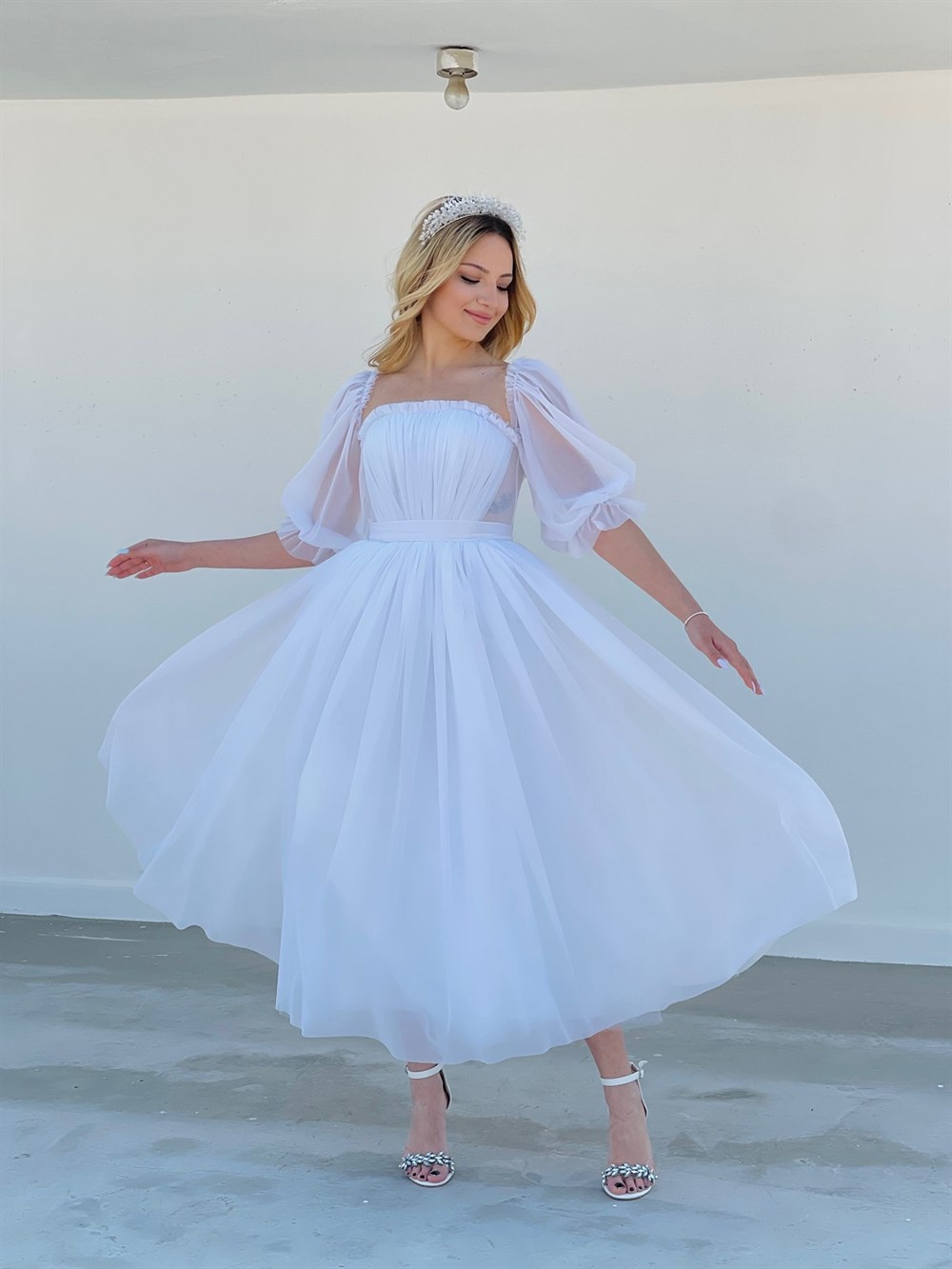 TheElsa | GİYİM | TAKI | Pera Beyaz Özel Tasarım Simli Tül Nikah ElbisesiELBİSEPera Beyaz Özel Tasarım Simli Tül Nikah Elbisesi