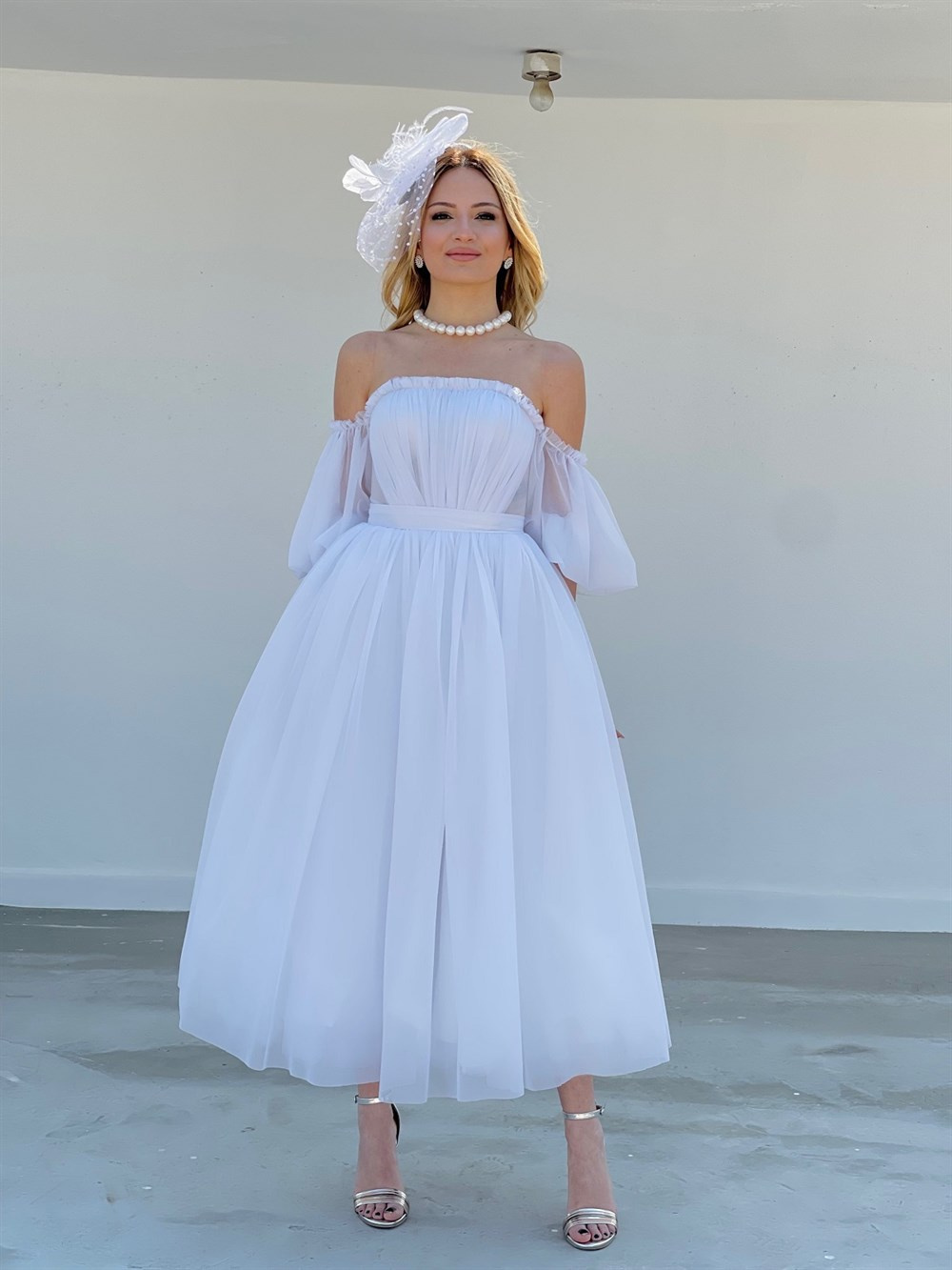TheElsa | GİYİM | TAKI | Pera Beyaz Özel Tasarım Simli Tül Nikah ElbisesiELBİSEPera Beyaz Özel Tasarım Simli Tül Nikah Elbisesi