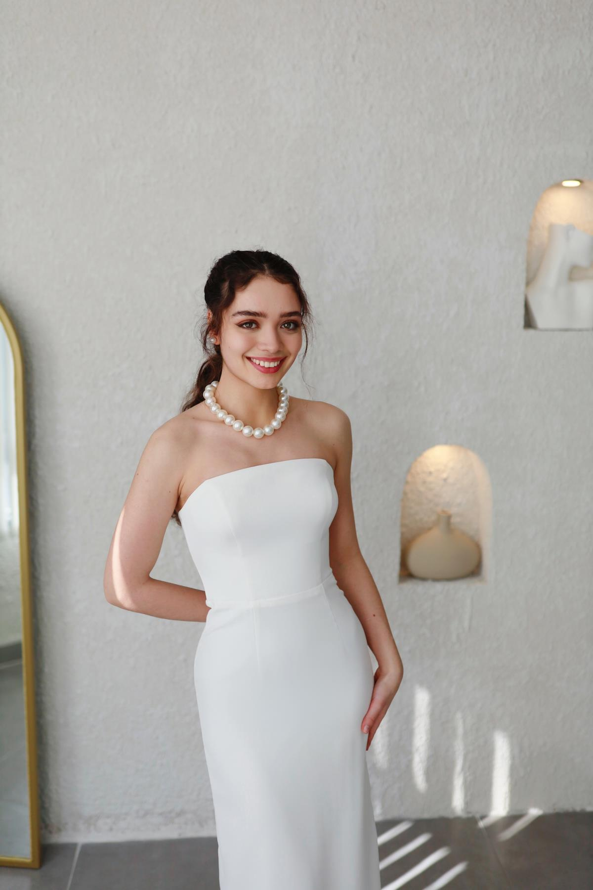 TheElsa | Kişiye Özel Üretim Abiye Elbise | Piraye Beyaz Özel Tasarım Dantel Detaylı Kalem Nikah Nişan ElbisesiÖZEL ÜRETİM ELBİSEPiraye Beyaz Özel Tasarım Dantel Detaylı Kalem Nikah Nişan Elbisesi