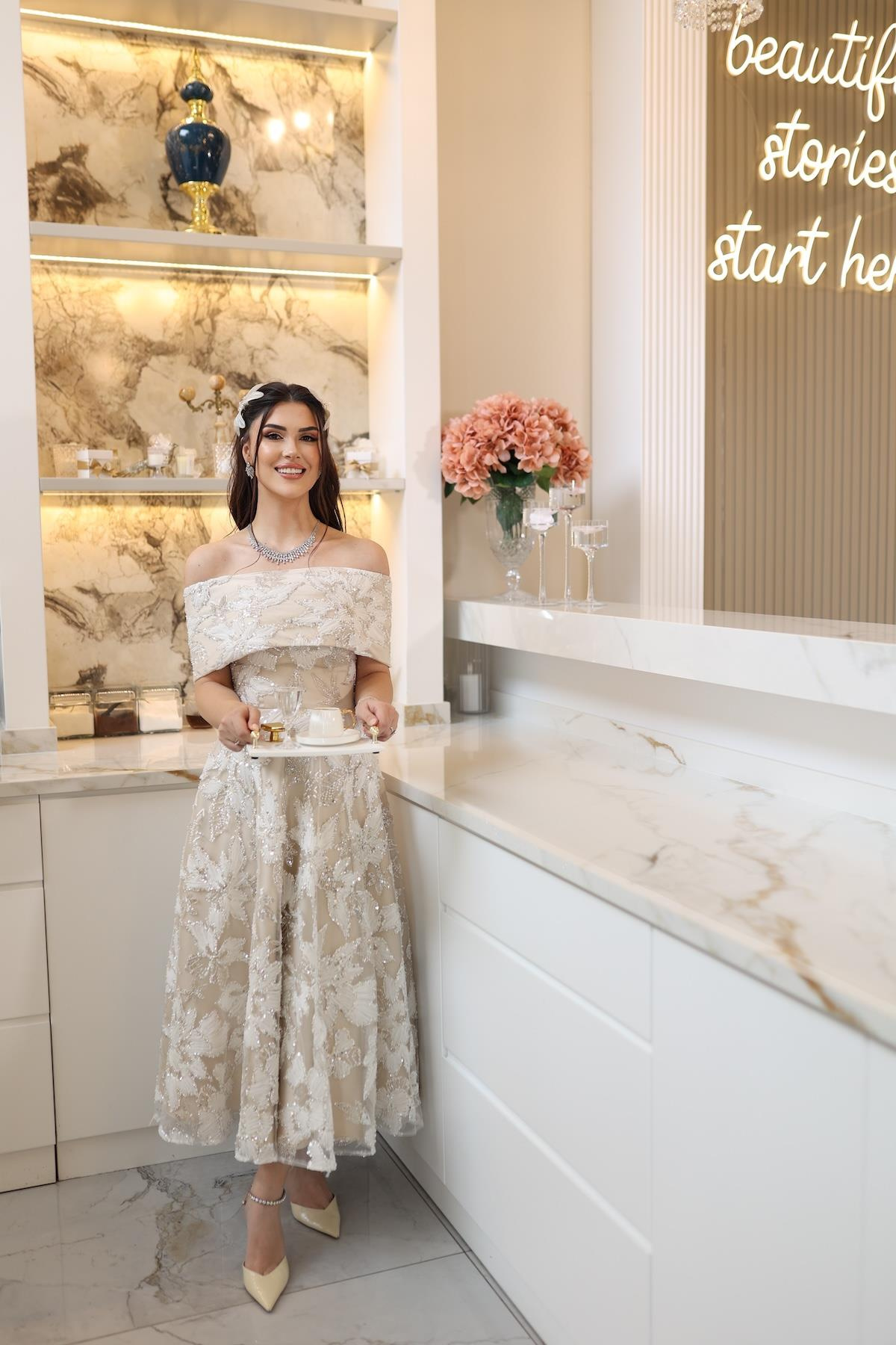 TheElsa | PRENSES ARES BEYAZBEYAZ DANTEL ELBİSELERPrenses Ares Beyaz Çiçekli Özel Tasarım Dantel Nişan Nikah Elbise