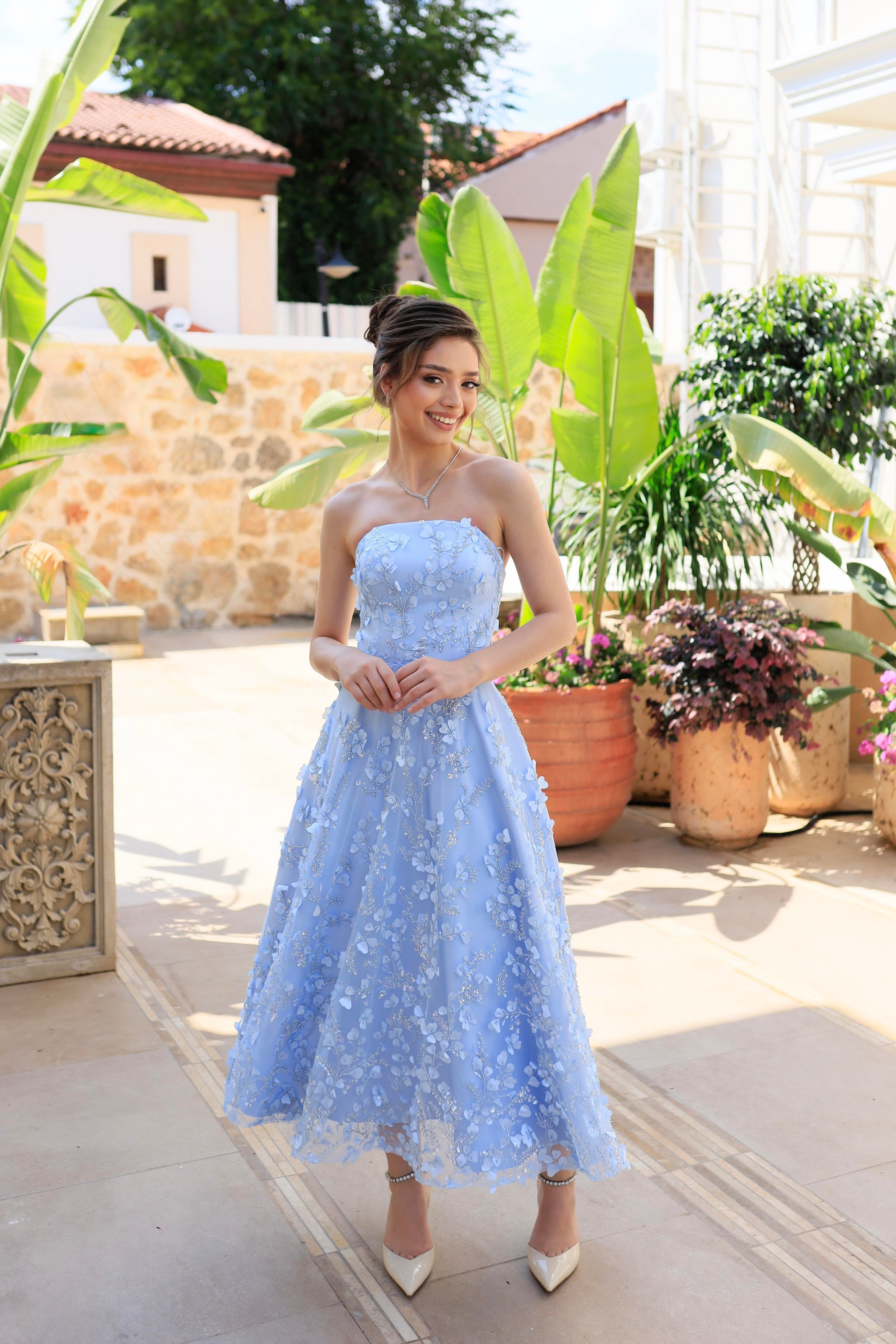 TheElsa | Kişiye Özel Üretim Abiye Elbise | Prenses Lavinya Bebek Mavi Çiçekli Özel Tasarım Dantel Abiye ElbiseDANTEL ELBİSELERPrincess Lavinya Baby Blue Floral Special Design Lace Evening Dress