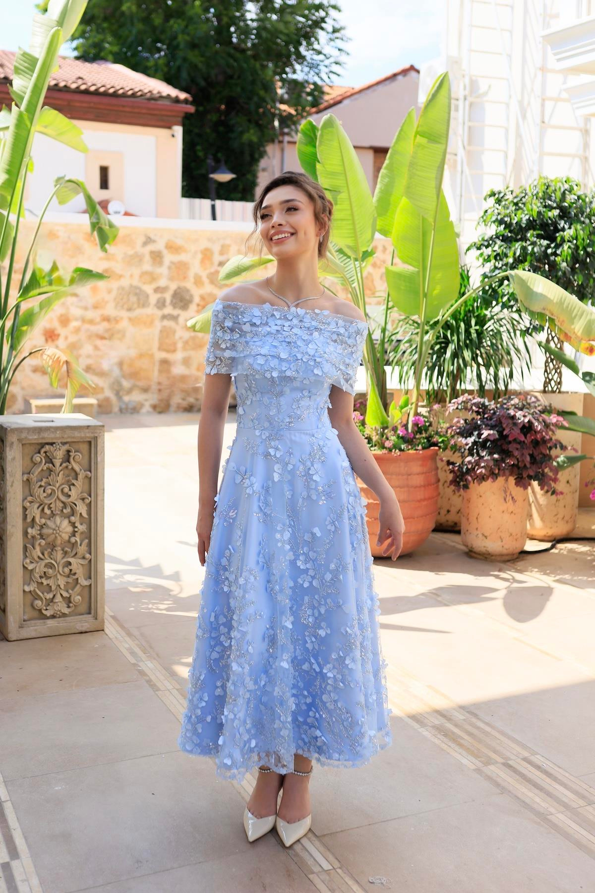 TheElsa | Kişiye Özel Üretim Abiye Elbise | Prenses Lavinya Bebek Mavi Çiçekli Özel Tasarım Dantel Abiye ElbiseDANTEL ELBİSELERPrincess Lavinya Baby Blue Floral Special Design Lace Evening Dress