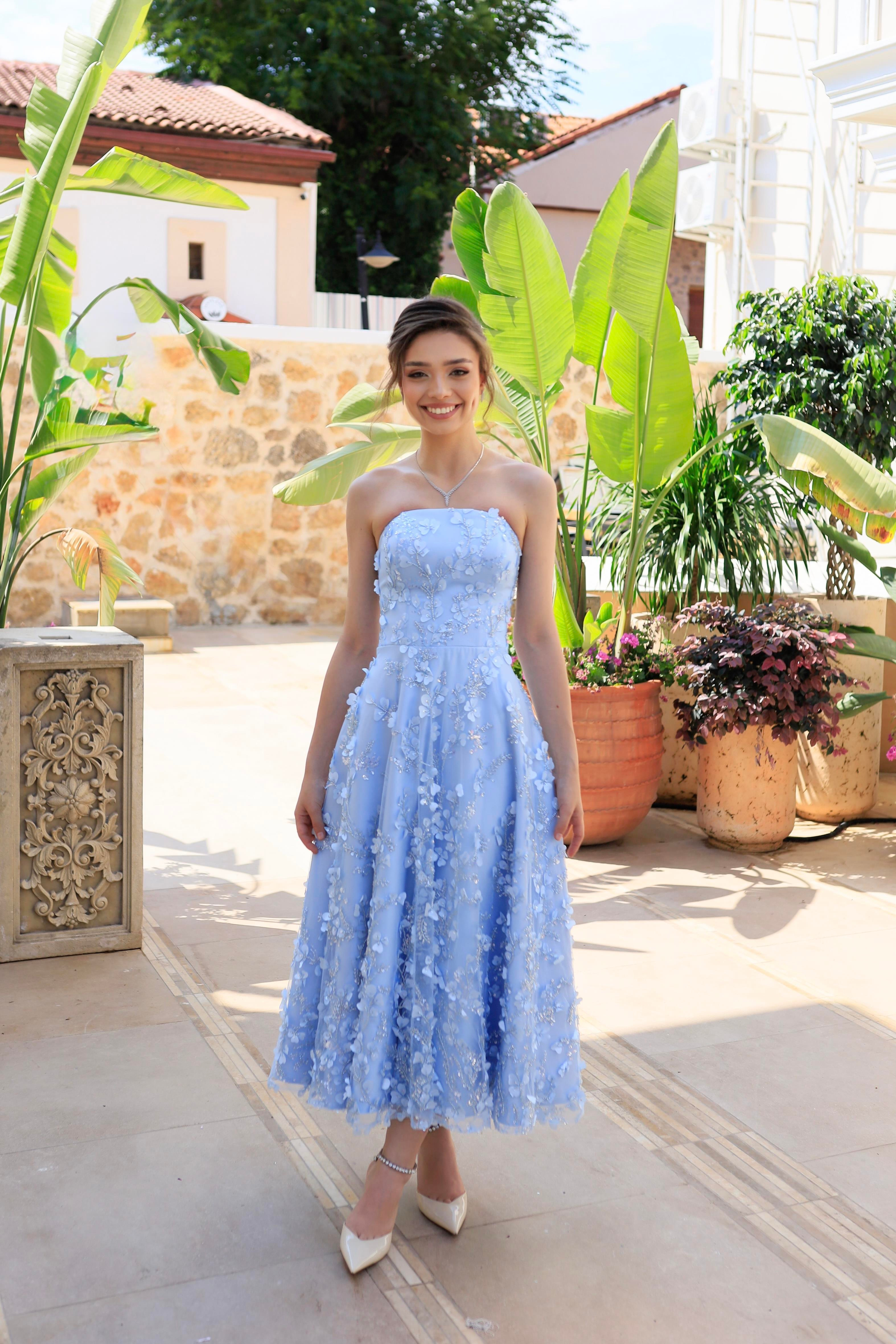 TheElsa | Kişiye Özel Üretim Abiye Elbise | Prenses Lavinya Bebek Mavi Çiçekli Özel Tasarım Dantel Abiye ElbiseDANTEL ELBİSELERPrincess Lavinya Baby Blue Floral Special Design Lace Evening Dress