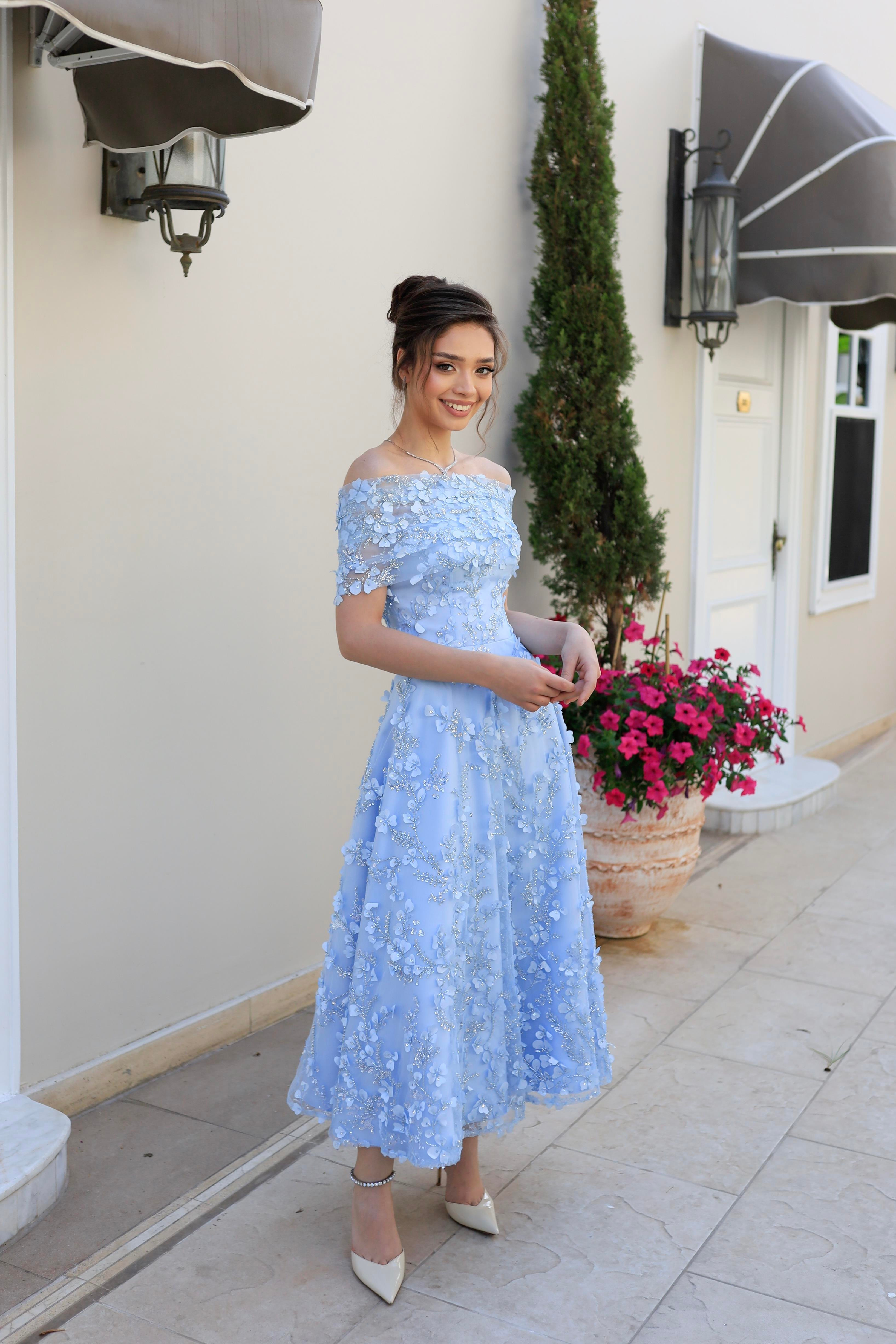 TheElsa | Kişiye Özel Üretim Abiye Elbise | Prenses Lavinya Bebek Mavi Çiçekli Özel Tasarım Dantel Abiye ElbiseDANTEL ELBİSELERPrincess Lavinya Baby Blue Floral Special Design Lace Evening Dress