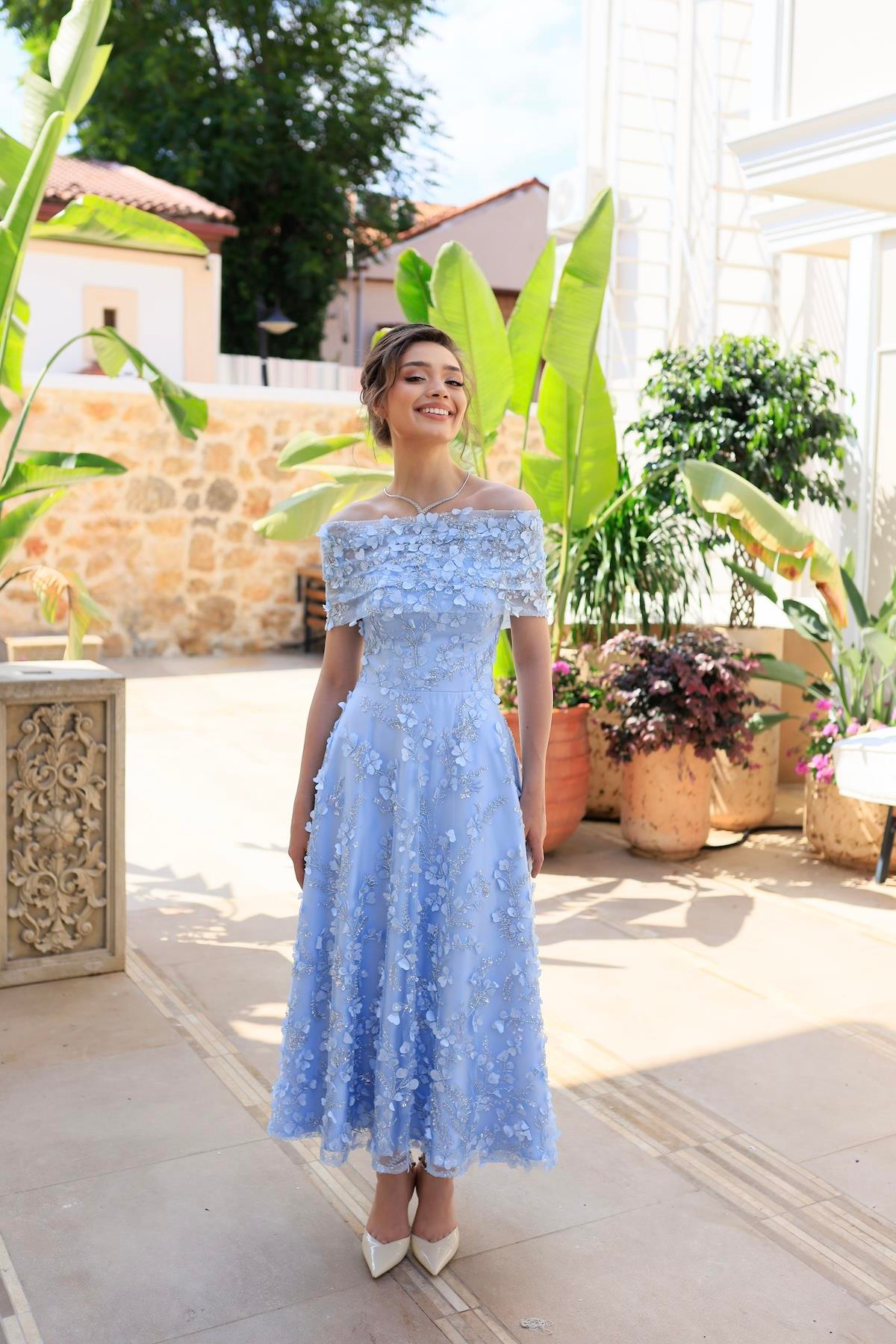 TheElsa | Kişiye Özel Üretim Abiye Elbise | Prenses Lavinya Bebek Mavi Çiçekli Özel Tasarım Dantel Abiye ElbiseDANTEL ELBİSELERPrincess Lavinya Baby Blue Floral Special Design Lace Evening Dress