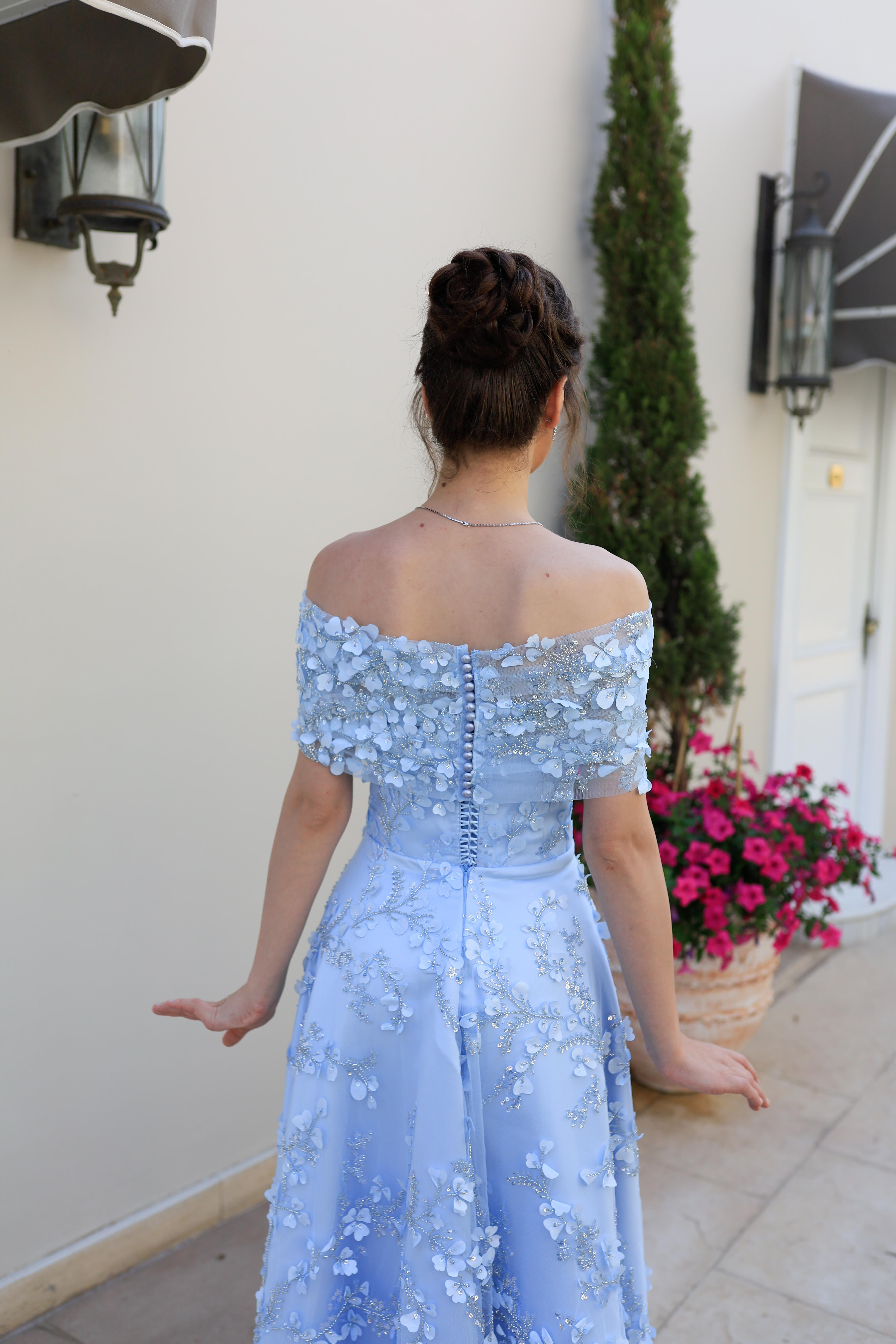 TheElsa | Kişiye Özel Üretim Abiye Elbise | Prenses Lavinya Bebek Mavi Çiçekli Özel Tasarım Dantel Abiye ElbiseDANTEL ELBİSELERPrincess Lavinya Baby Blue Floral Special Design Lace Evening Dress