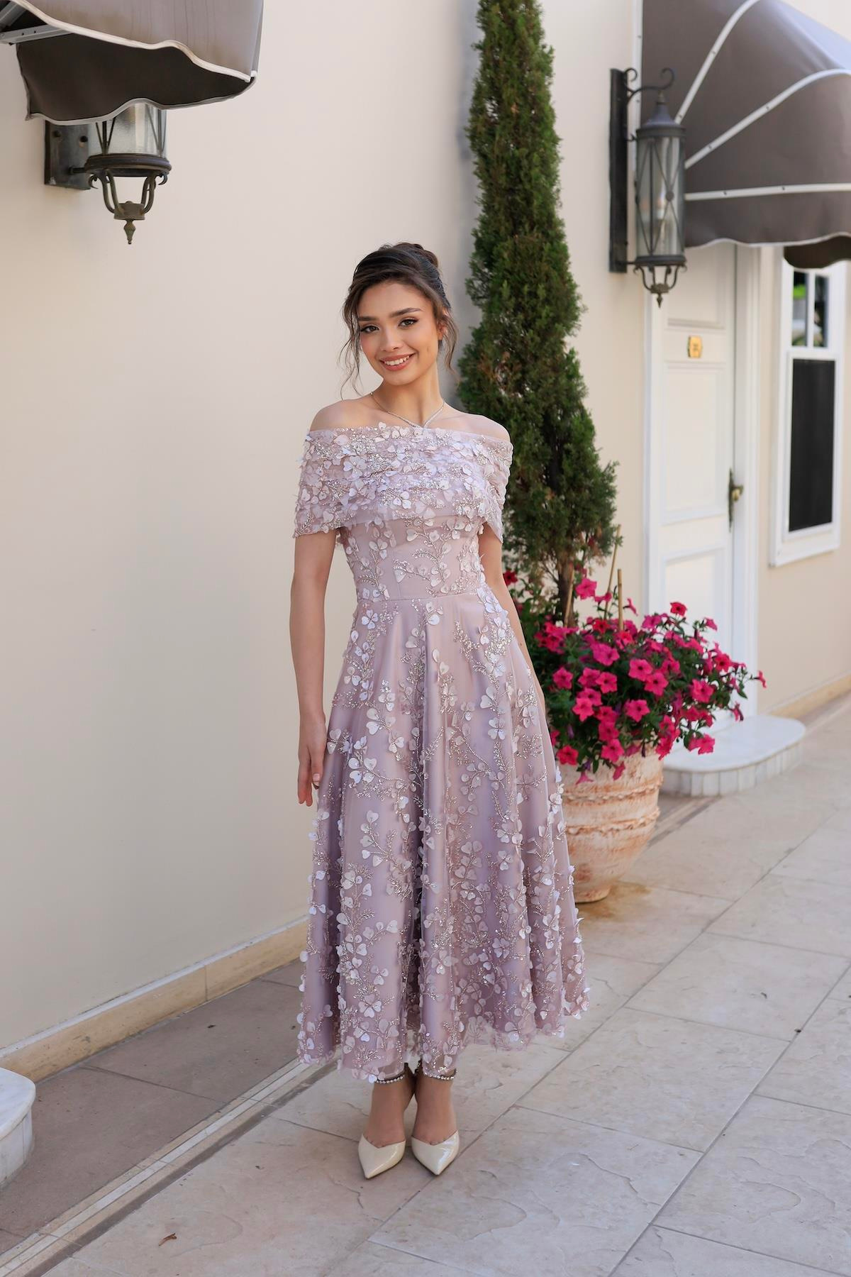 TheElsa | Kişiye Özel Üretim Abiye Elbise | Prenses Lavinya Pudra Çiçekli Özel Tasarım Dantel Abiye ElbiseÖZEL ÜRETİM ELBİSEPrincess Lavinya Powder Floral Special Design Lace Evening Dress