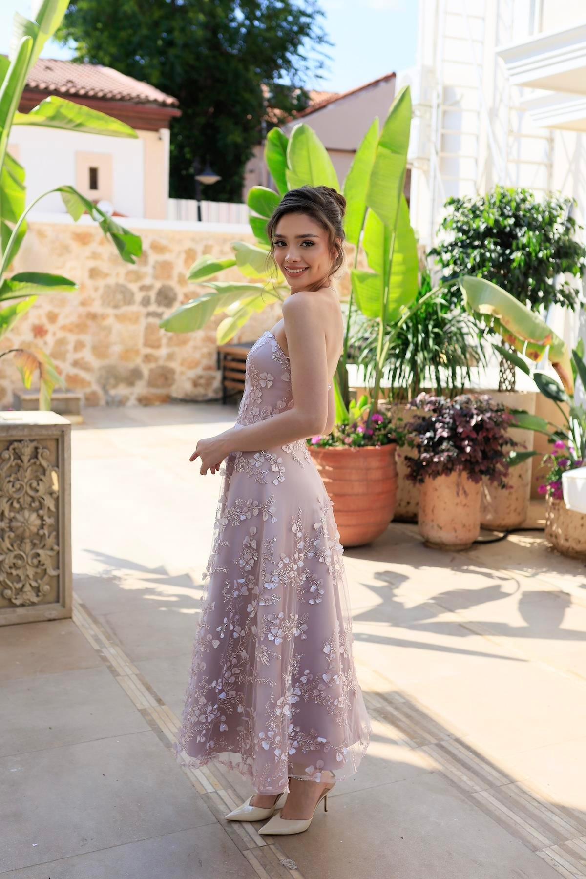 TheElsa | Kişiye Özel Üretim Abiye Elbise | Prenses Lavinya Pudra Çiçekli Özel Tasarım Dantel Abiye ElbiseÖZEL ÜRETİM ELBİSEPrincess Lavinya Powder Floral Special Design Lace Evening Dress