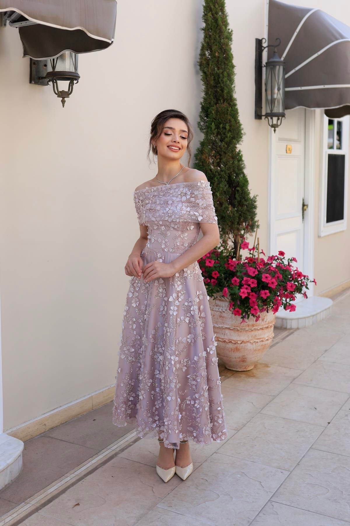 TheElsa | Kişiye Özel Üretim Abiye Elbise | Prenses Lavinya Pudra Çiçekli Özel Tasarım Dantel Abiye ElbiseÖZEL ÜRETİM ELBİSEPrincess Lavinya Powder Floral Special Design Lace Evening Dress