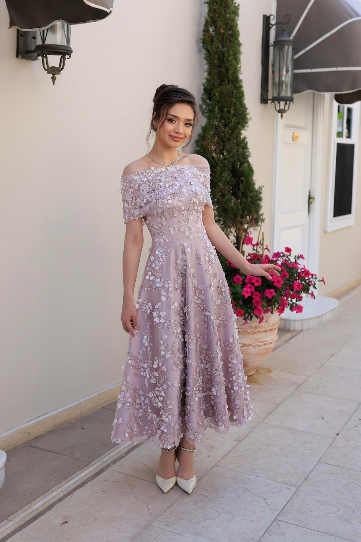 TheElsa | Kişiye Özel Üretim Abiye Elbise | Prenses Lavinya Pudra Çiçekli Özel Tasarım Dantel Abiye ElbiseÖZEL ÜRETİM ELBİSEPrincess Lavinya Powder Floral Special Design Lace Evening Dress