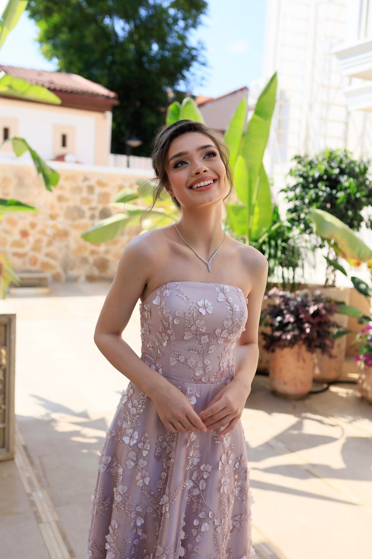 TheElsa | Kişiye Özel Üretim Abiye Elbise | Prenses Lavinya Pudra Çiçekli Özel Tasarım Dantel Abiye ElbiseÖZEL ÜRETİM ELBİSEPrincess Lavinya Powder Floral Special Design Lace Evening Dress