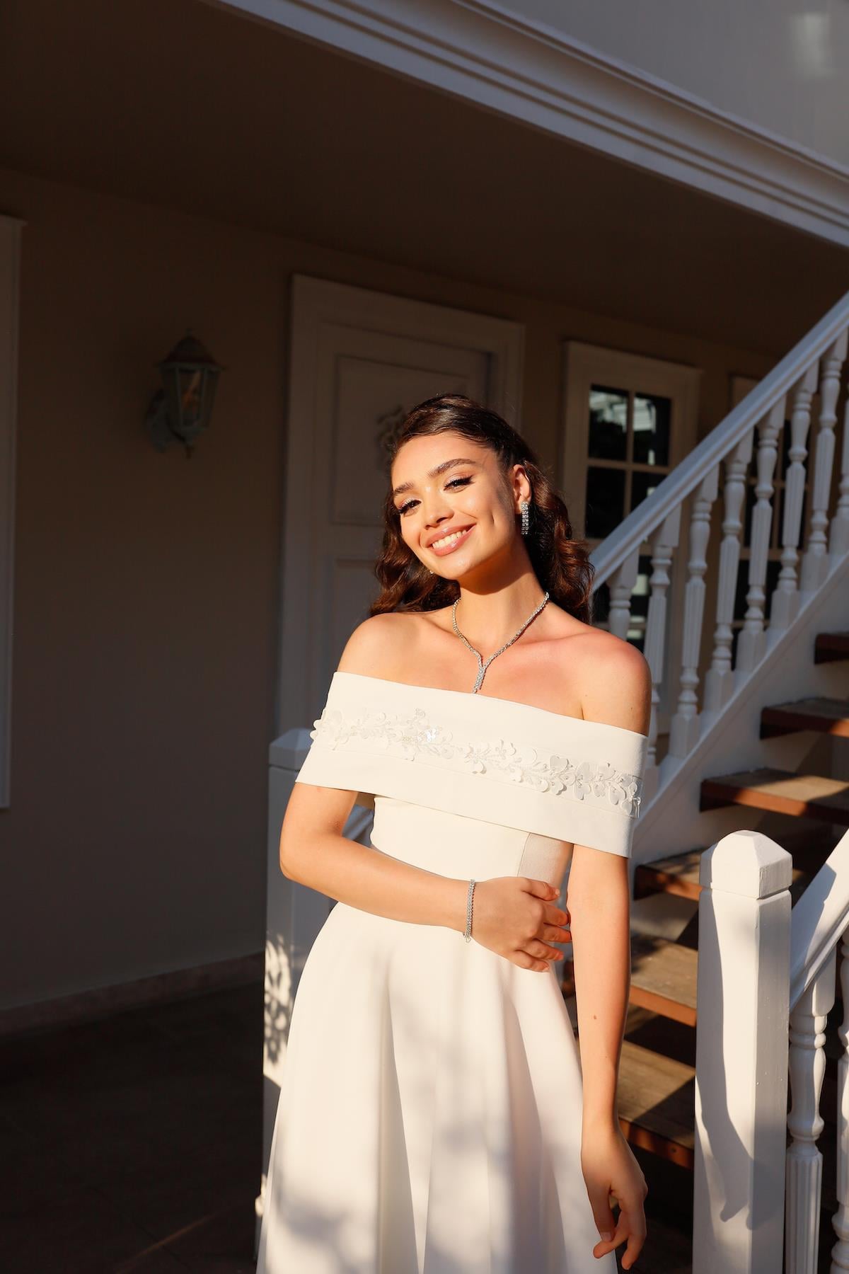 TheElsa | Kişiye Özel Üretim Abiye Elbiseler | Prenses Leyla Beyaz Özel Tasarım Dantel Abiye ElbiseBEYAZ ELBİSELERPrincess Leyla White Special Design Lace Evening Dress