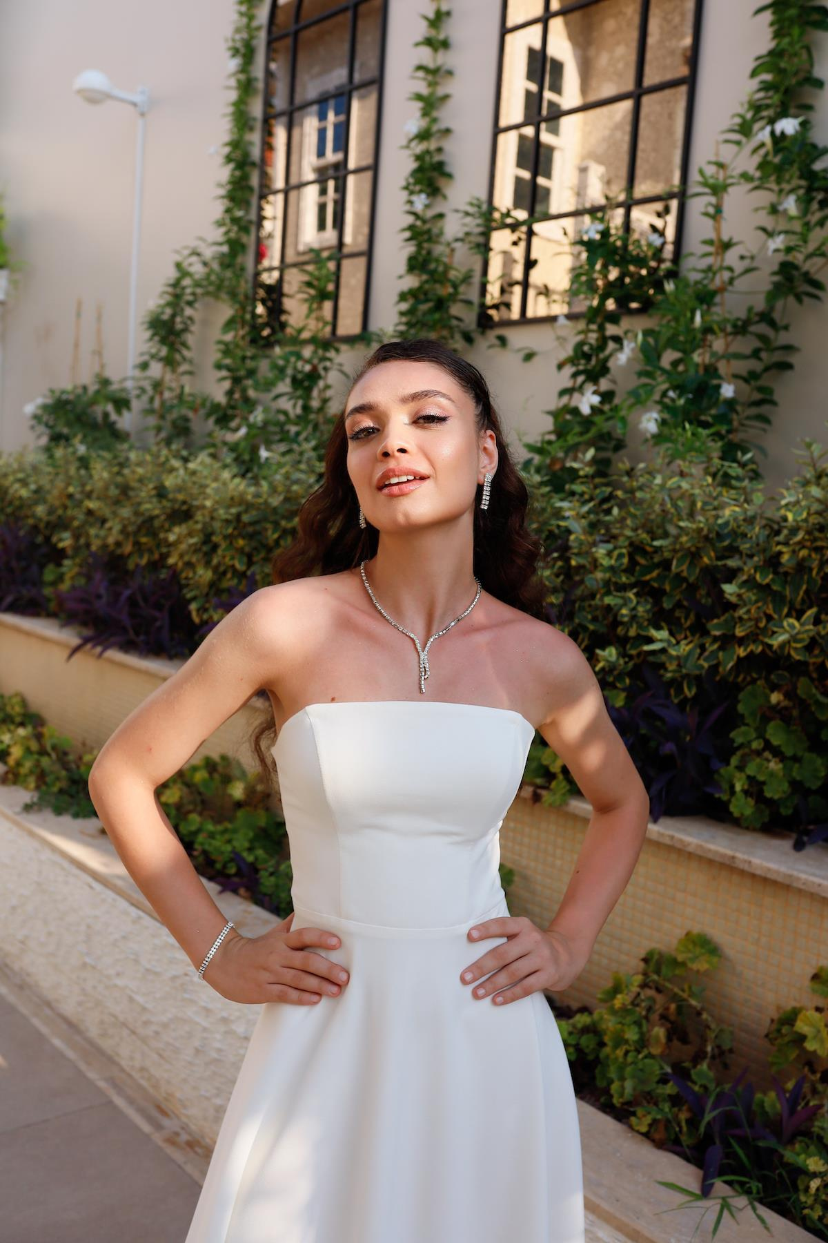 TheElsa | Kişiye Özel Üretim Abiye Elbiseler | Prenses Leyla Beyaz Özel Tasarım Dantel Abiye ElbiseBEYAZ ELBİSELERPrincess Leyla White Special Design Lace Evening Dress