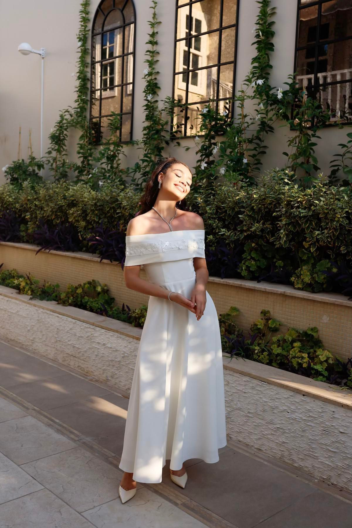TheElsa | Kişiye Özel Üretim Abiye Elbiseler | Prenses Leyla Beyaz Özel Tasarım Dantel Abiye ElbiseBEYAZ ELBİSELERPrincess Leyla White Special Design Lace Evening Dress