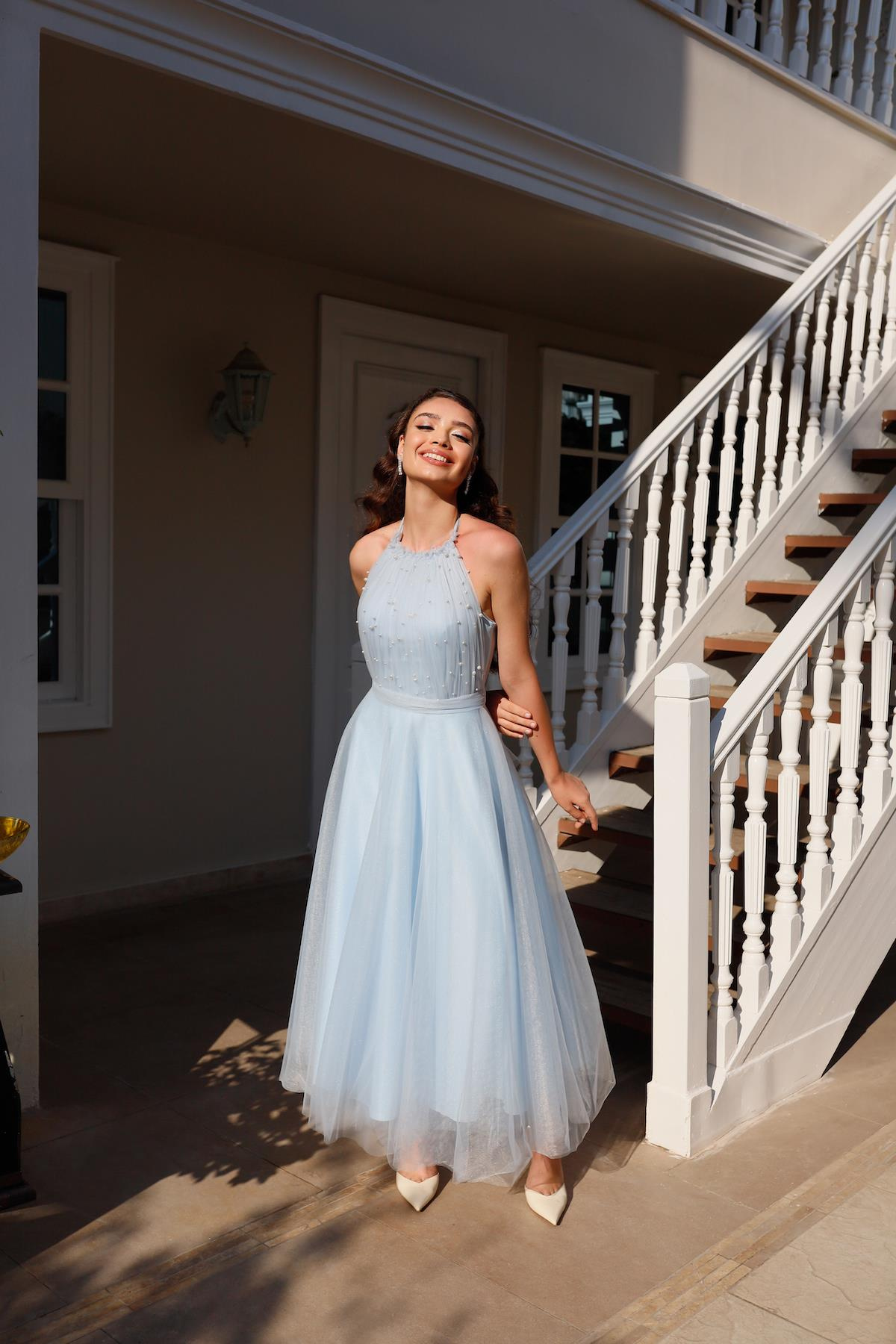 TheElsa | GİYİM | TAKI | Santa İncili Bebek Mavi Özel Tasarım Abiye ElbiseÖZEL ÜRETİM ELBİSESanta Baby Blue Special Design Evening Dress with Pearls