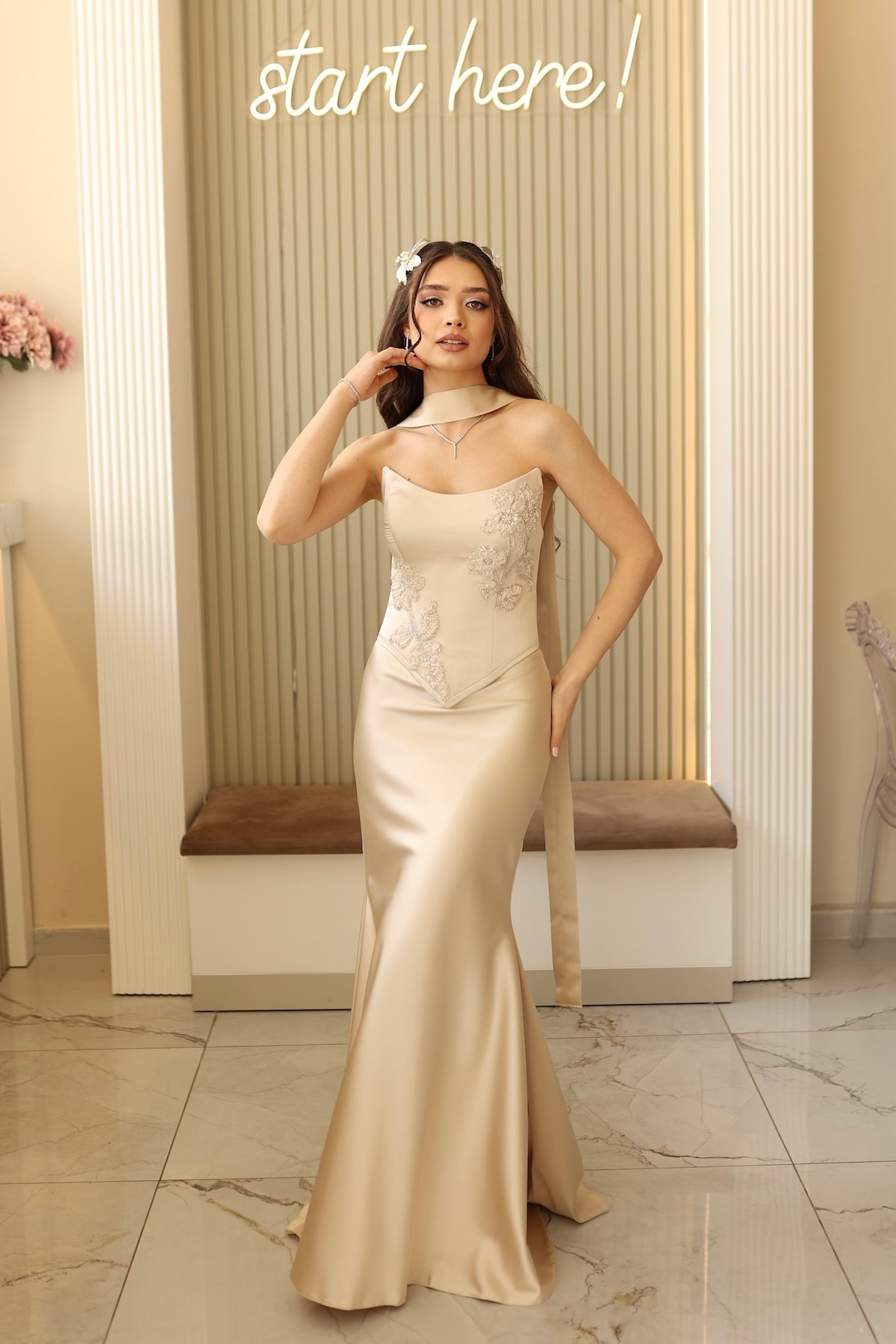 TheElsa | Serena Bej Balık Şifon ŞalSADE ELBİSELERSerena Bej Balık Şifon Şal Korseli Uzun Saten Nişan Davet Elbisesi