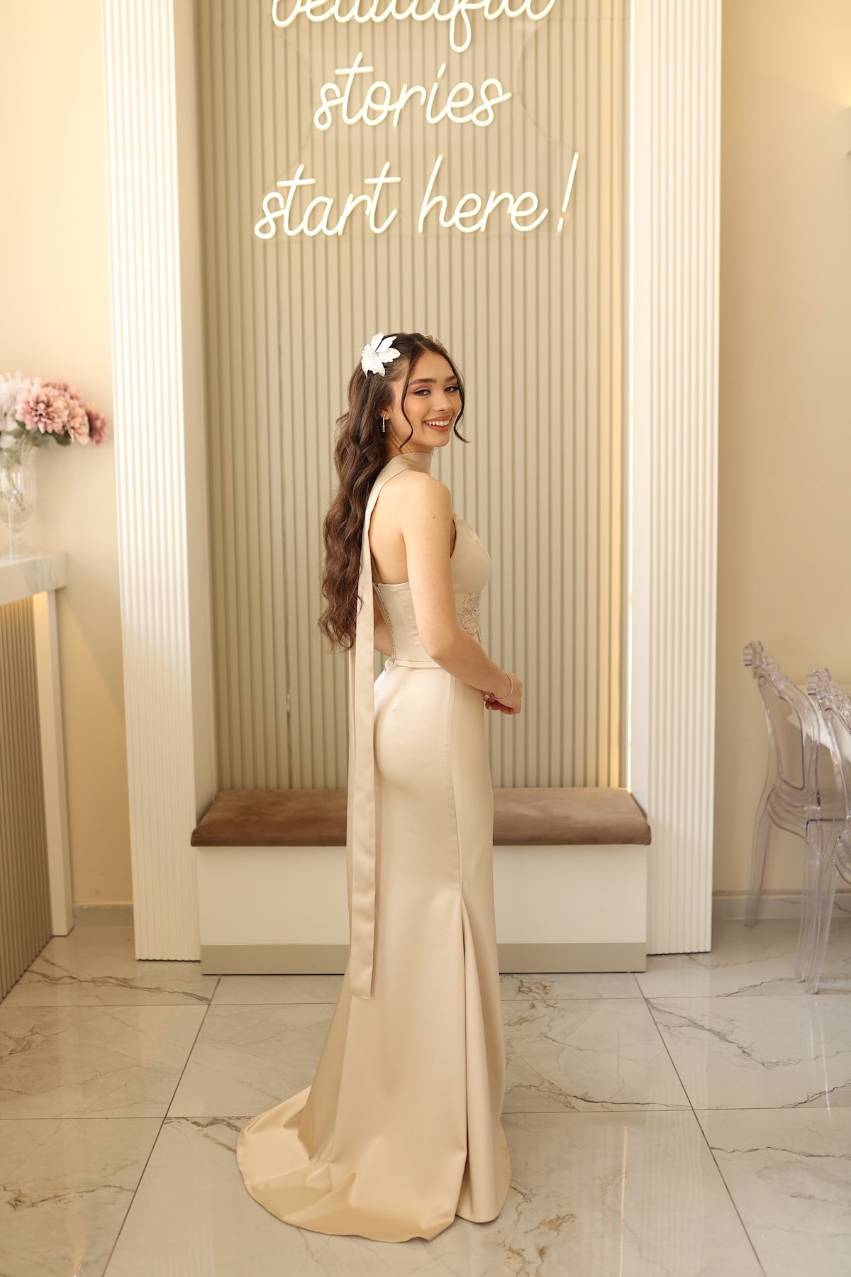 TheElsa | Serena Bej Balık Şifon ŞalSADE ELBİSELERSerena Bej Balık Şifon Şal Korseli Uzun Saten Nişan Davet Elbisesi
