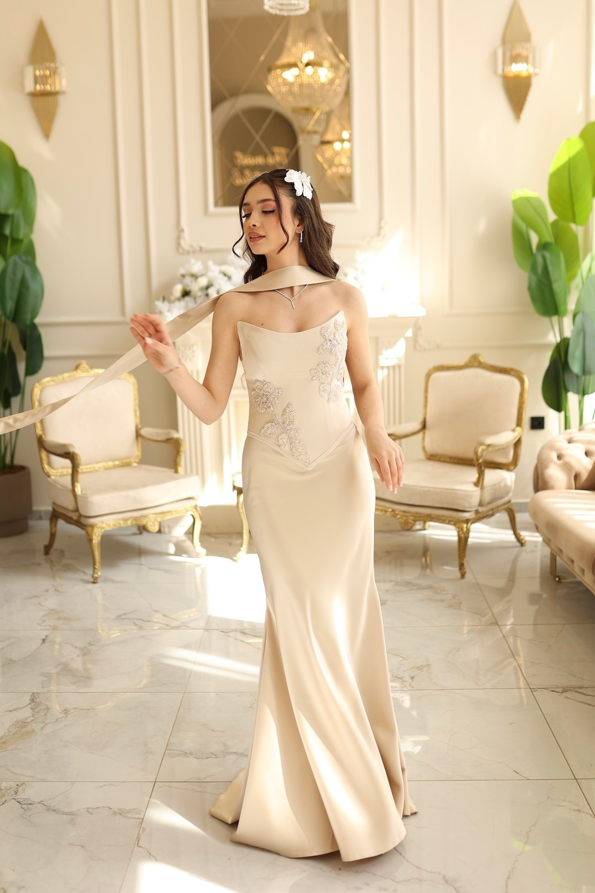 TheElsa | Serena Bej Balık Şifon ŞalSADE ELBİSELERSerena Bej Balık Şifon Şal Korseli Uzun Saten Nişan Davet Elbisesi
