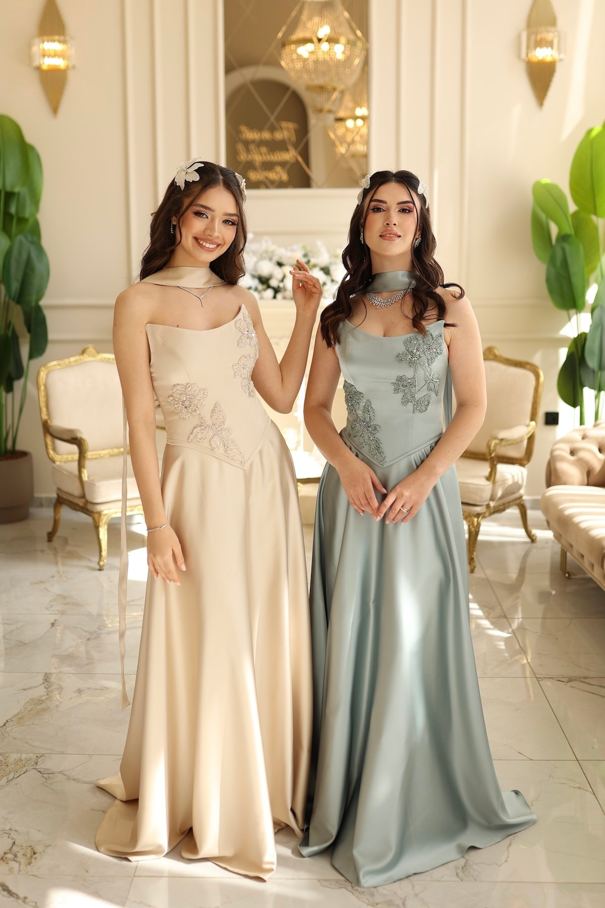 TheElsa | Serena Bej PrensesSADE ELBİSELERSerena Bej Prenses Korseli Uzun Saten Nişan Davet Elbisesi