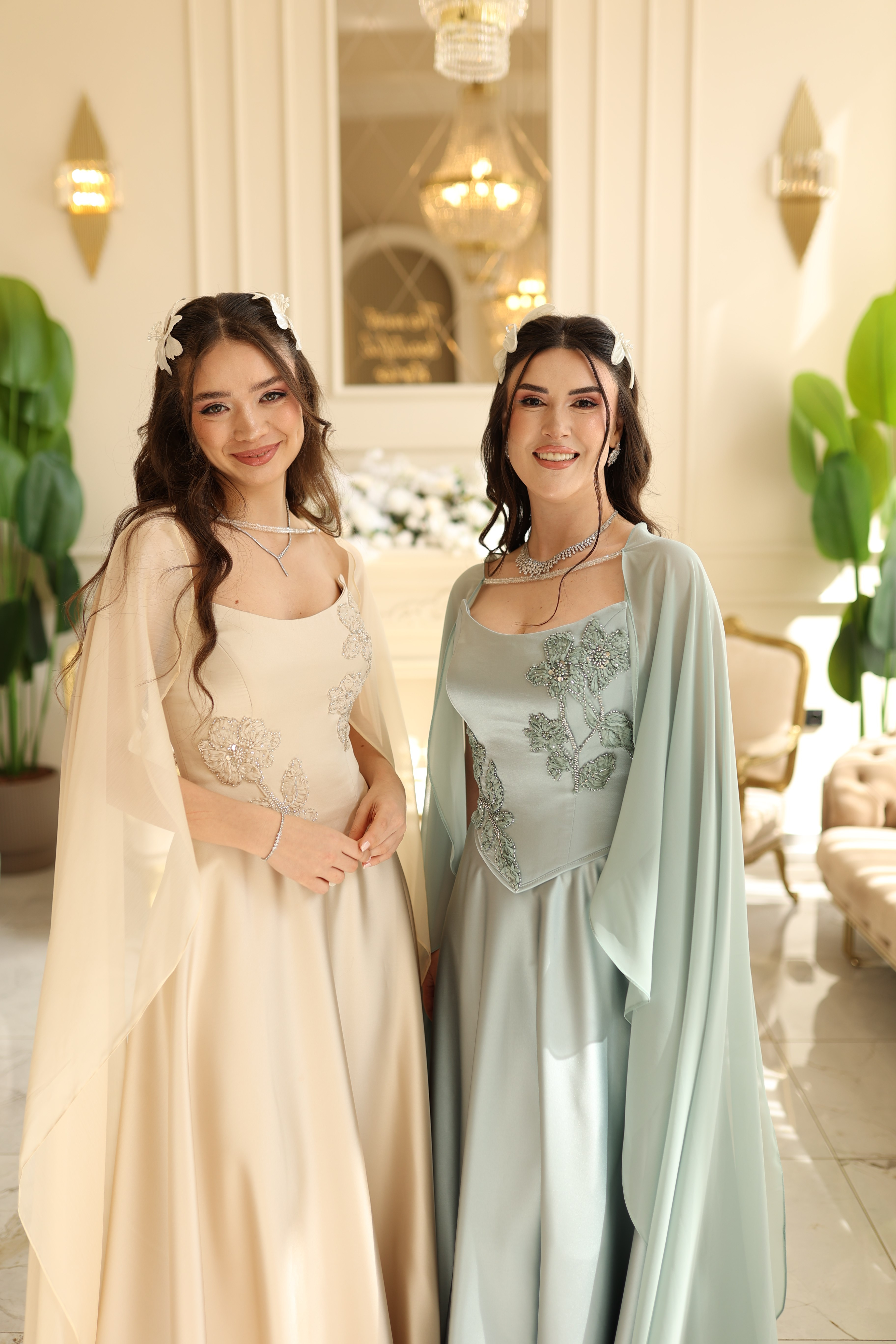 TheElsa | Serena Bej Prenses Şifon Şal SADE ELBİSELERSerena Bej Prenses Şifon Şal Korseli Uzun Saten Nişan Davet Elbisesi