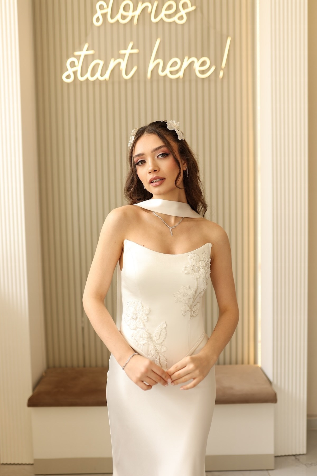 TheElsa |SERENA BEYAZ BALIKBEYAZ ELBİSELERSerena Beyaz Balık Korseli Uzun Saten Nişan Davet Elbisesi