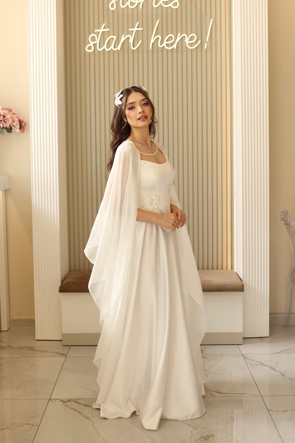 TheElsa | Serena Beyaz Prenses Şifon ŞalSADE ELBİSELERSerena Beyaz Prenses Şifon Şal Korseli Uzun Saten Nişan Davet Elbisesi