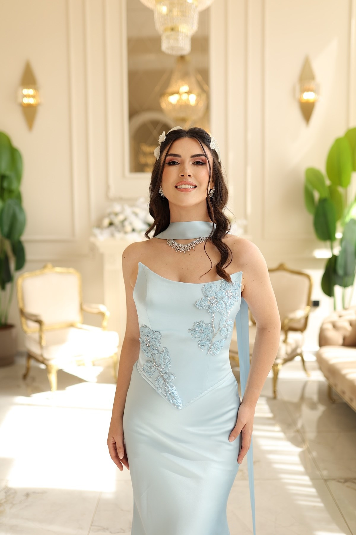 TheElsa | Serena Mavi Balık Saten ŞalSADE ELBİSELERSerena Mavi Balık Saten Şal Korseli Uzun Saten Nişan Davet Elbisesi