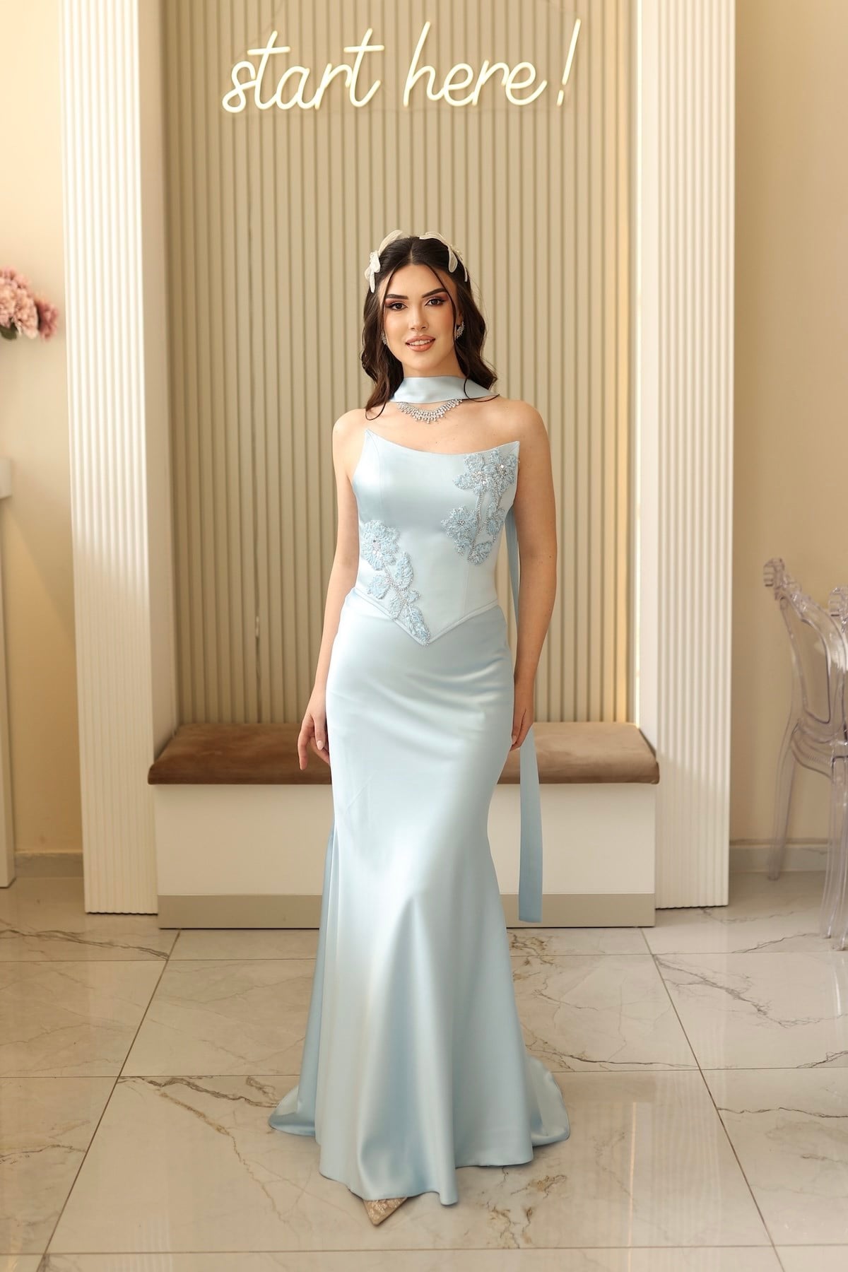 TheElsa | Serena Mavi Balık Saten ŞalSADE ELBİSELERSerena Mavi Balık Saten Şal Korseli Uzun Saten Nişan Davet Elbisesi