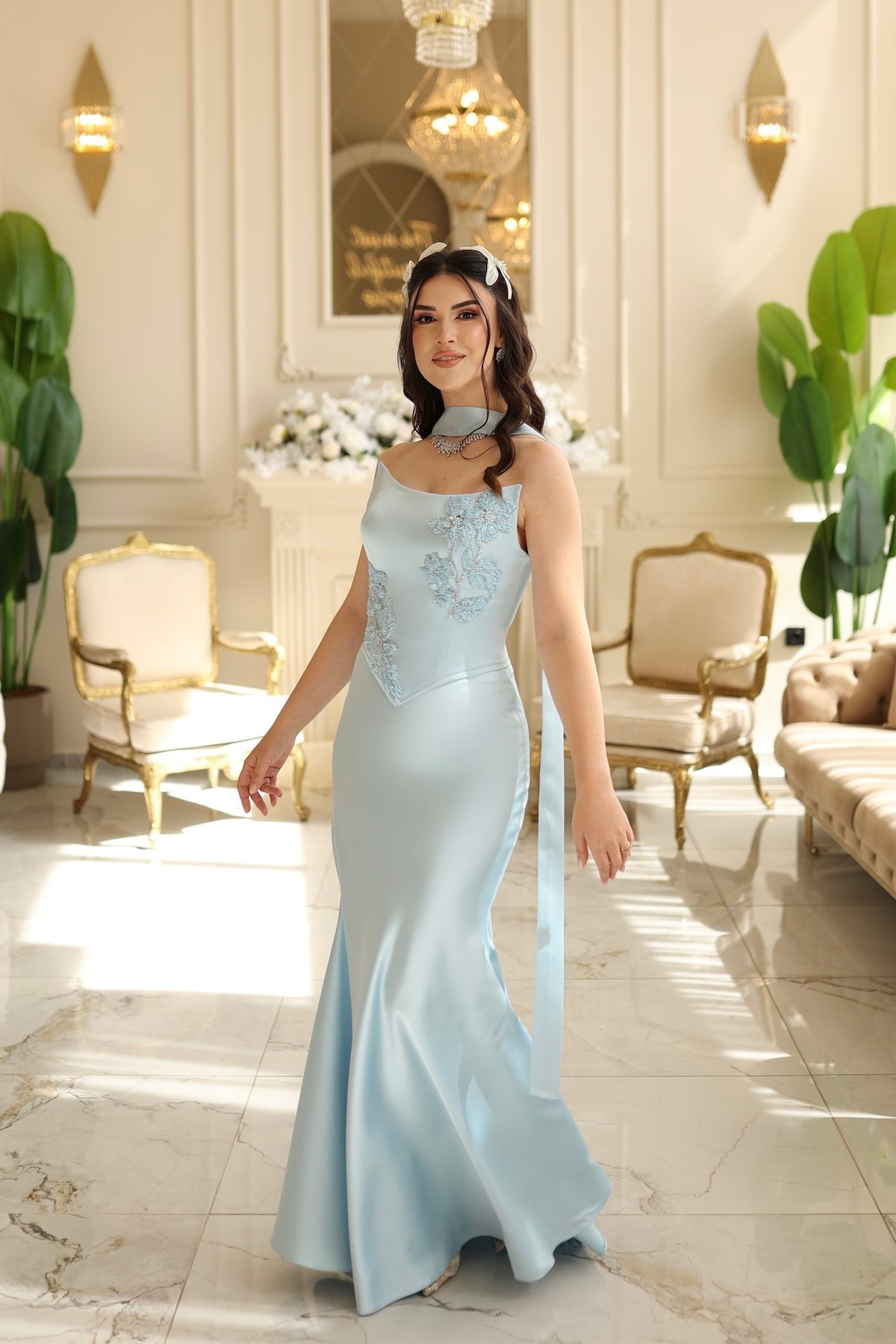 TheElsa | Serena Mavi Balık Saten ŞalSADE ELBİSELERSerena Mavi Balık Saten Şal Korseli Uzun Saten Nişan Davet Elbisesi