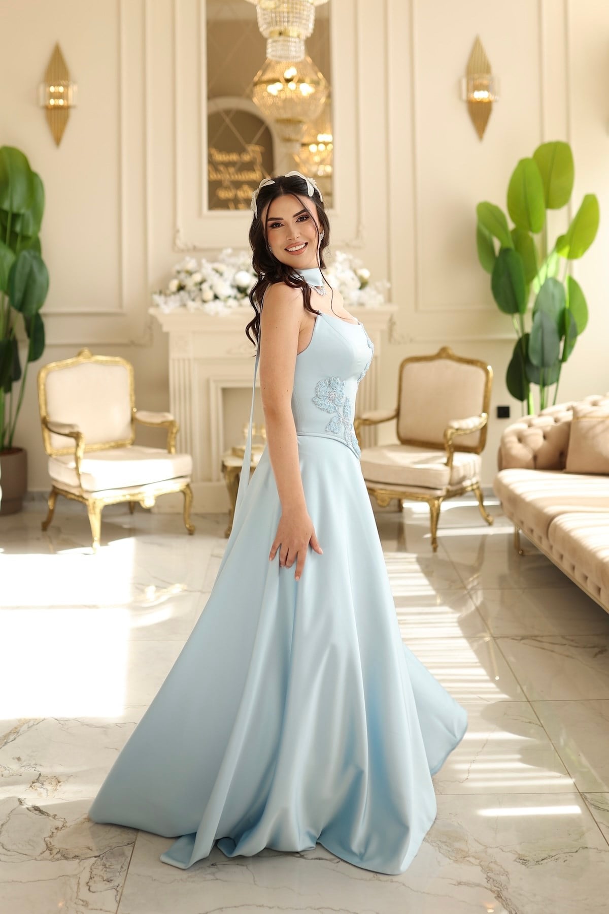 TheElsa | Serena Mavi Saten Şal SADE ELBİSELERSerena Mavi Saten Şal Prenses Korseli Uzun Saten Nişan Davet Elbisesi