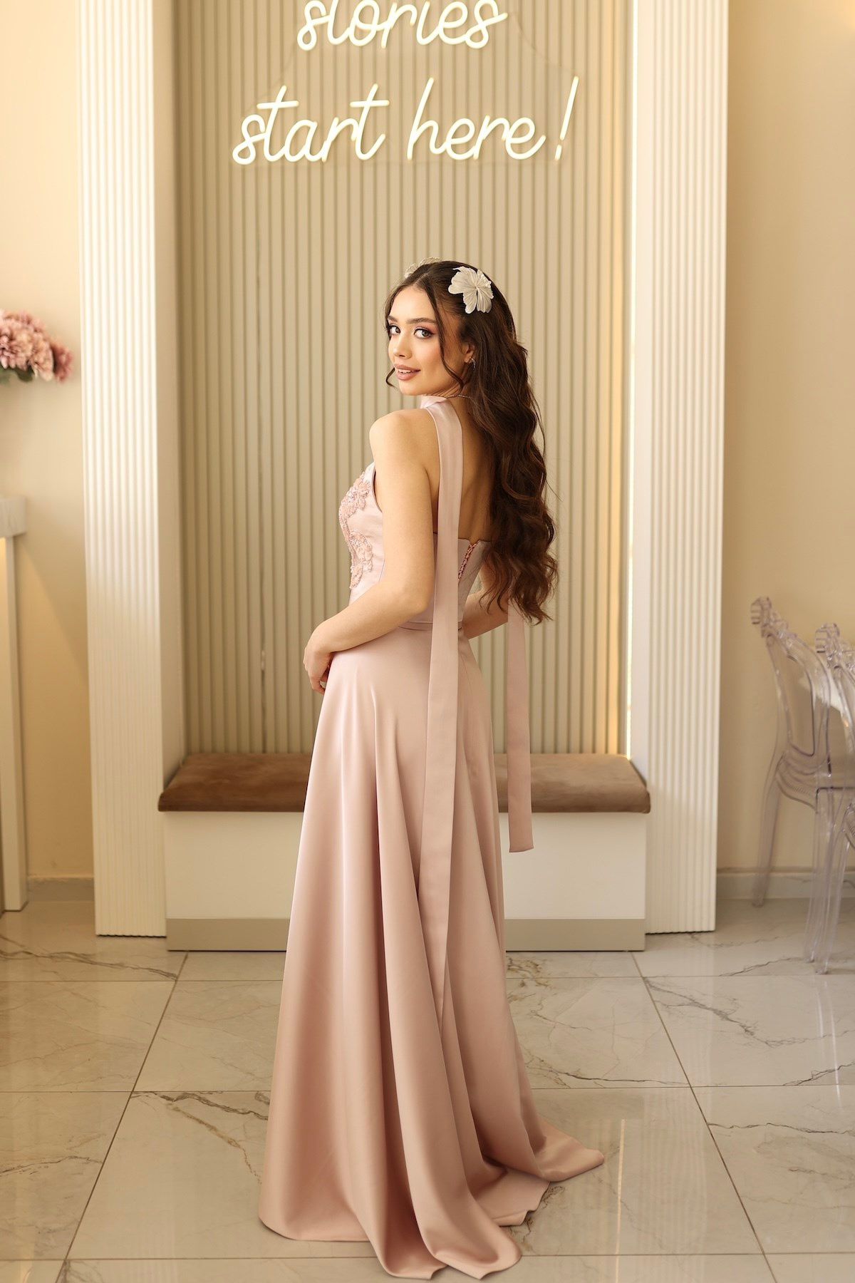 TheElsa | Serena Pudra Saten Şal SADE ELBİSELERSerena Pudra Saten Şal Prenses Korseli Uzun Saten Nişan Davet Elbisesi