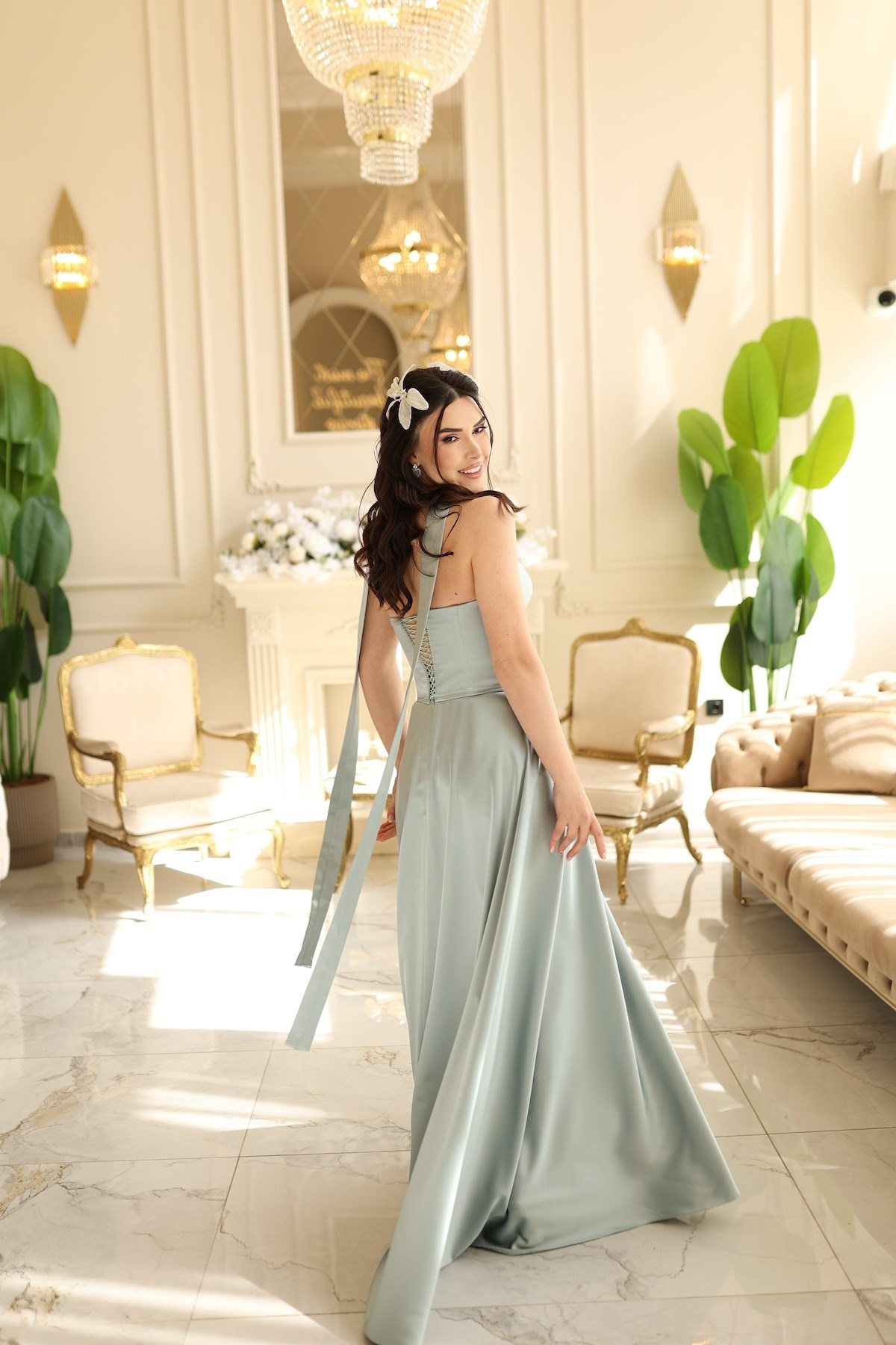 TheElsa | Serena Yeşil Prenses Saten ŞalSADE ELBİSELERSerena Yeşil Prenses Saten Şal Korseli Uzun Saten Nişan Davet Elbisesi