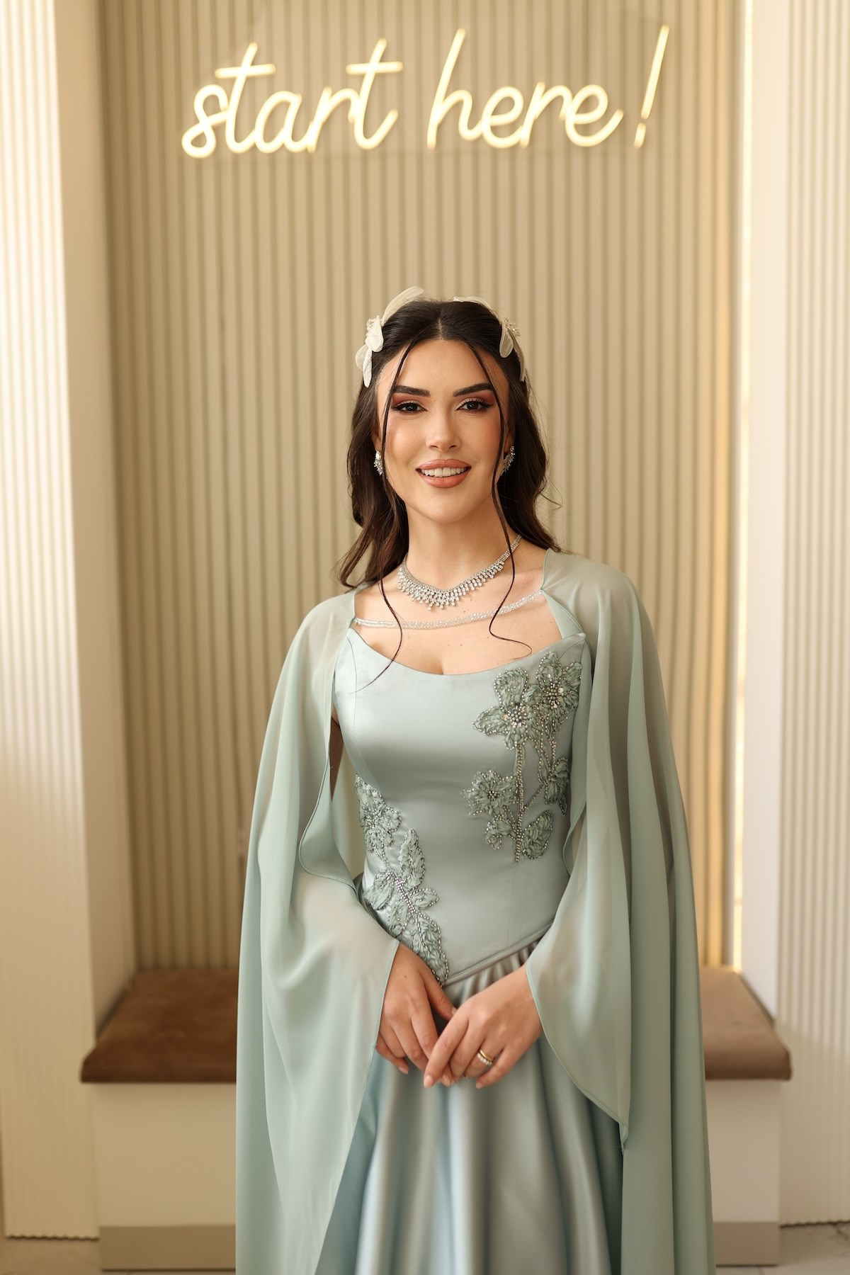 TheElsa | Serena Yeşil Prenses Şifon Şal SADE ELBİSELERSerena Yeşil Prenses Şifon Şal Korseli Uzun Saten Nişan Davet Elbisesi