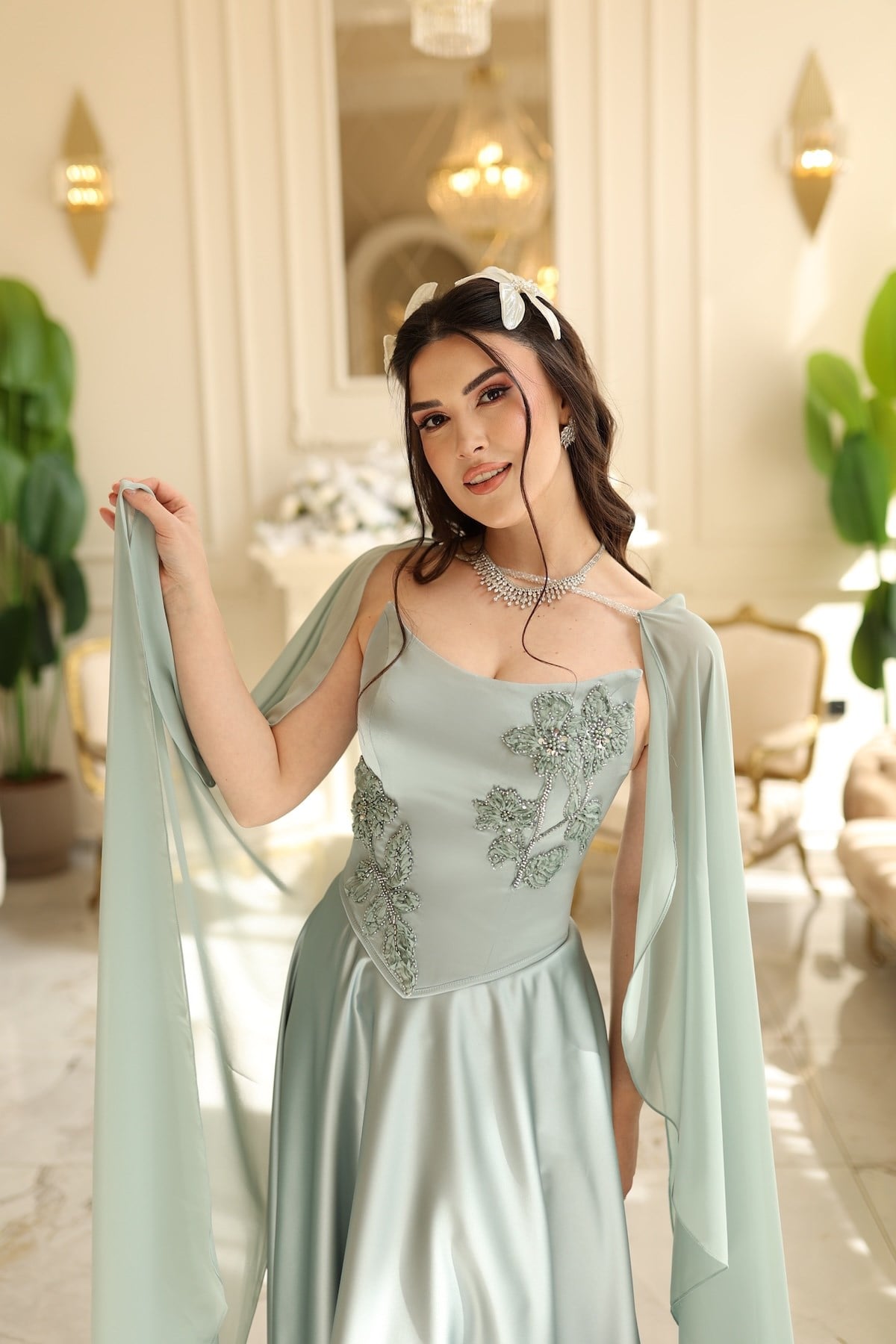 TheElsa | Serena Yeşil Prenses Şifon Şal SADE ELBİSELERSerena Yeşil Prenses Şifon Şal Korseli Uzun Saten Nişan Davet Elbisesi