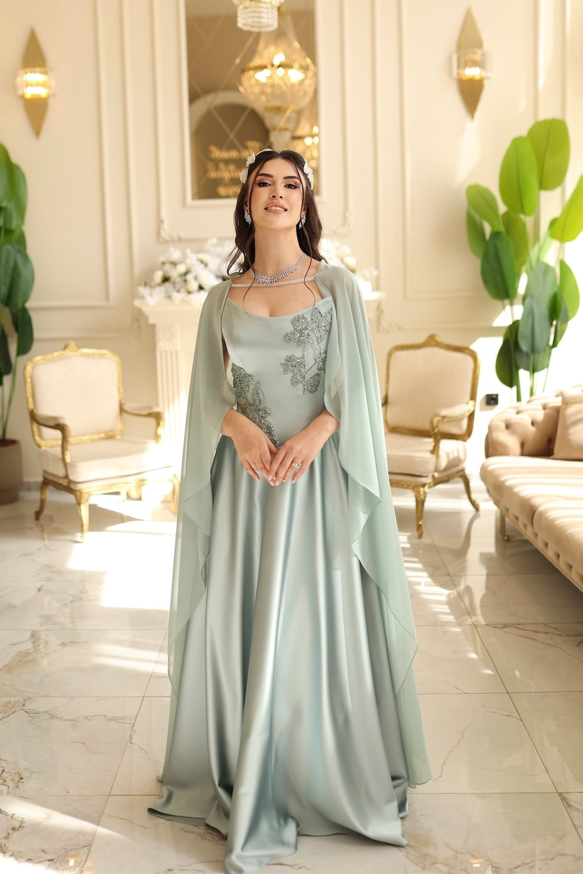TheElsa | Serena Yeşil Prenses Şifon Şal SADE ELBİSELERSerena Yeşil Prenses Şifon Şal Korseli Uzun Saten Nişan Davet Elbisesi