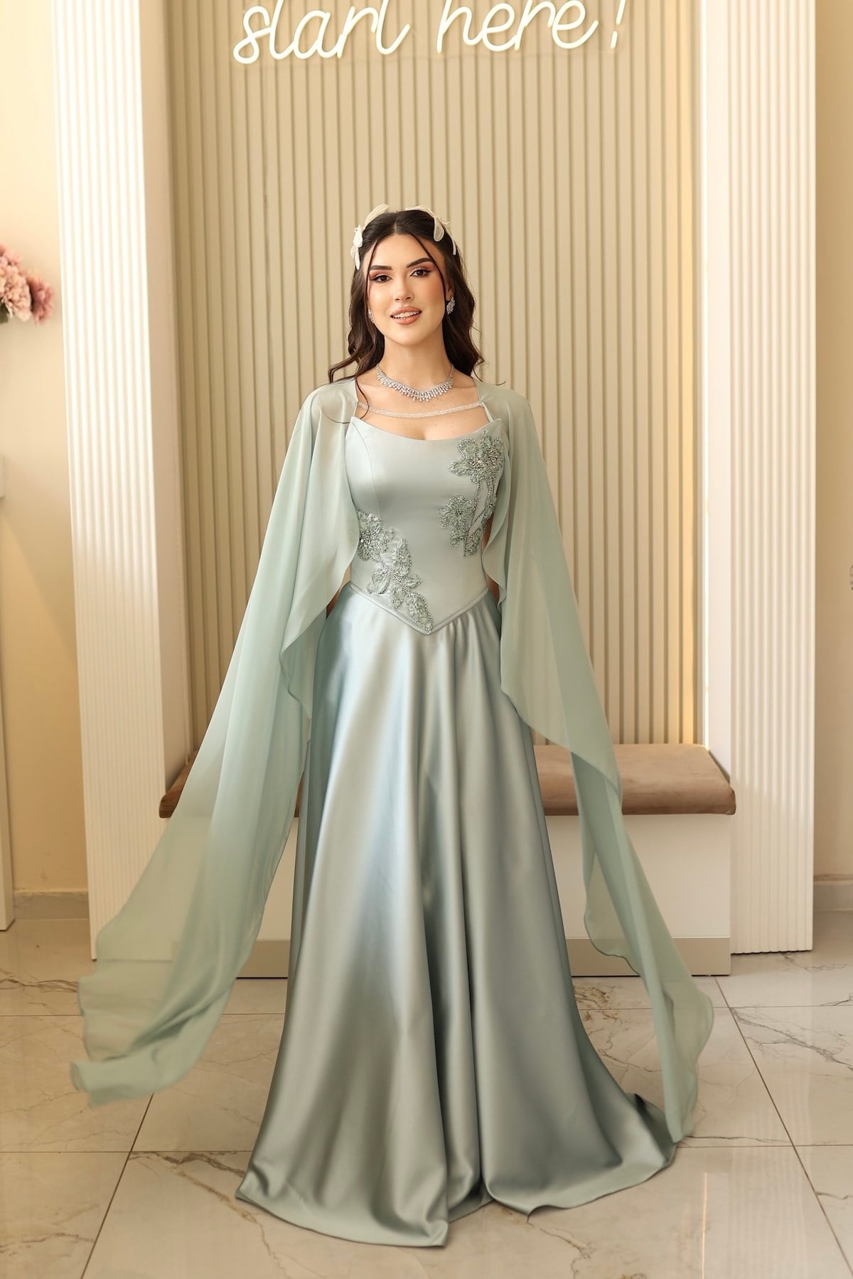 TheElsa | Serena Yeşil Prenses Şifon Şal SADE ELBİSELERSerena Yeşil Prenses Şifon Şal Korseli Uzun Saten Nişan Davet Elbisesi