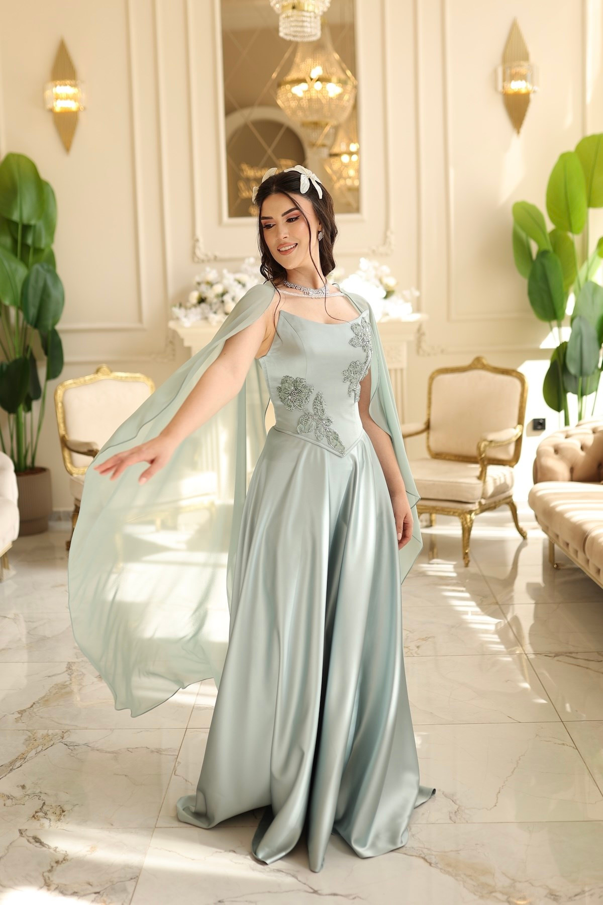 TheElsa | Serena Yeşil Prenses Şifon Şal SADE ELBİSELERSerena Yeşil Prenses Şifon Şal Korseli Uzun Saten Nişan Davet Elbisesi