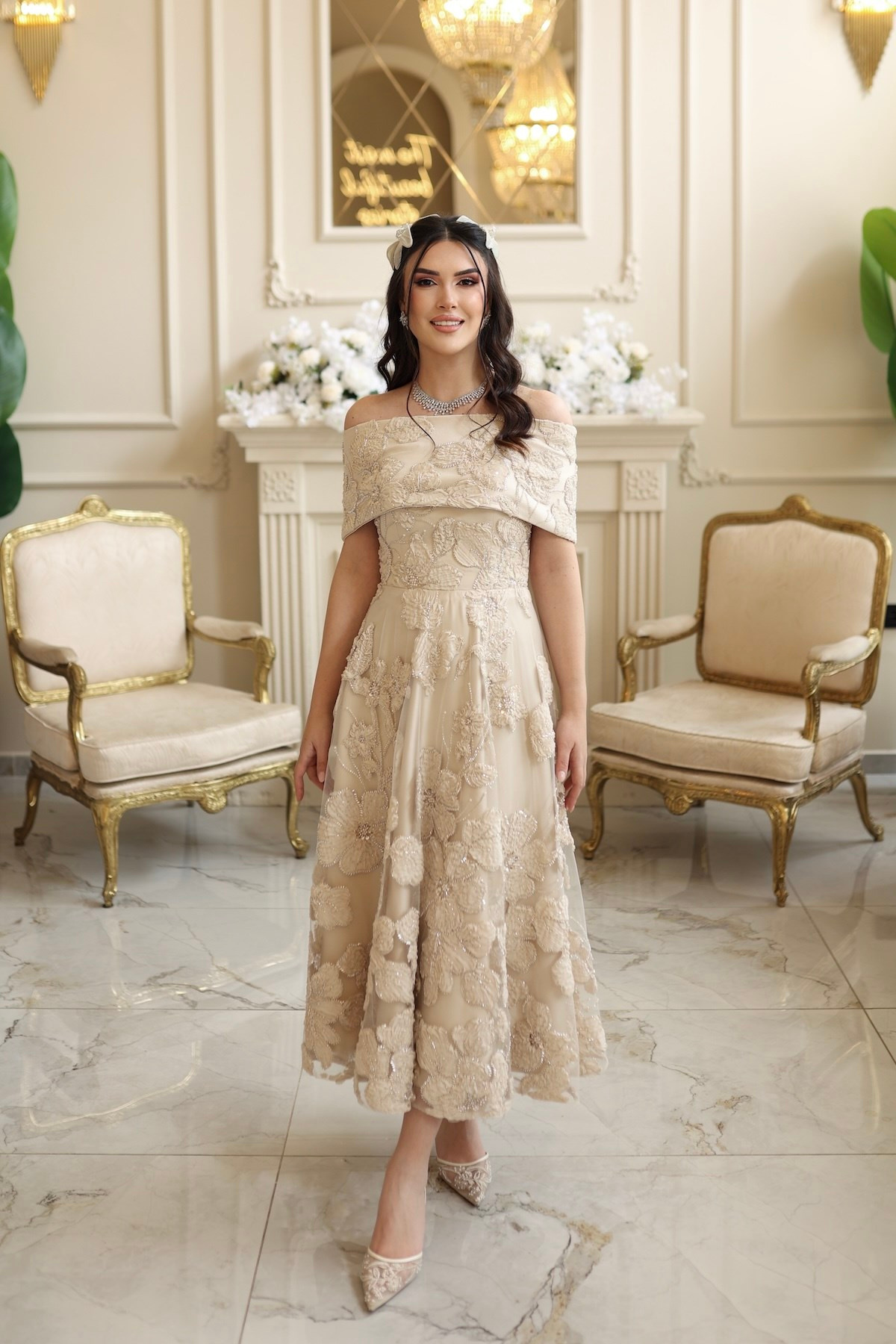 TheElsa | Sindirella Prenses Bej Saten BoleroRENKLİ DANTEL ELBİSELERSindirella Prenses Bej Saten Bolero Çiçekli Özel Tasarım Dantel Abiye Elbise