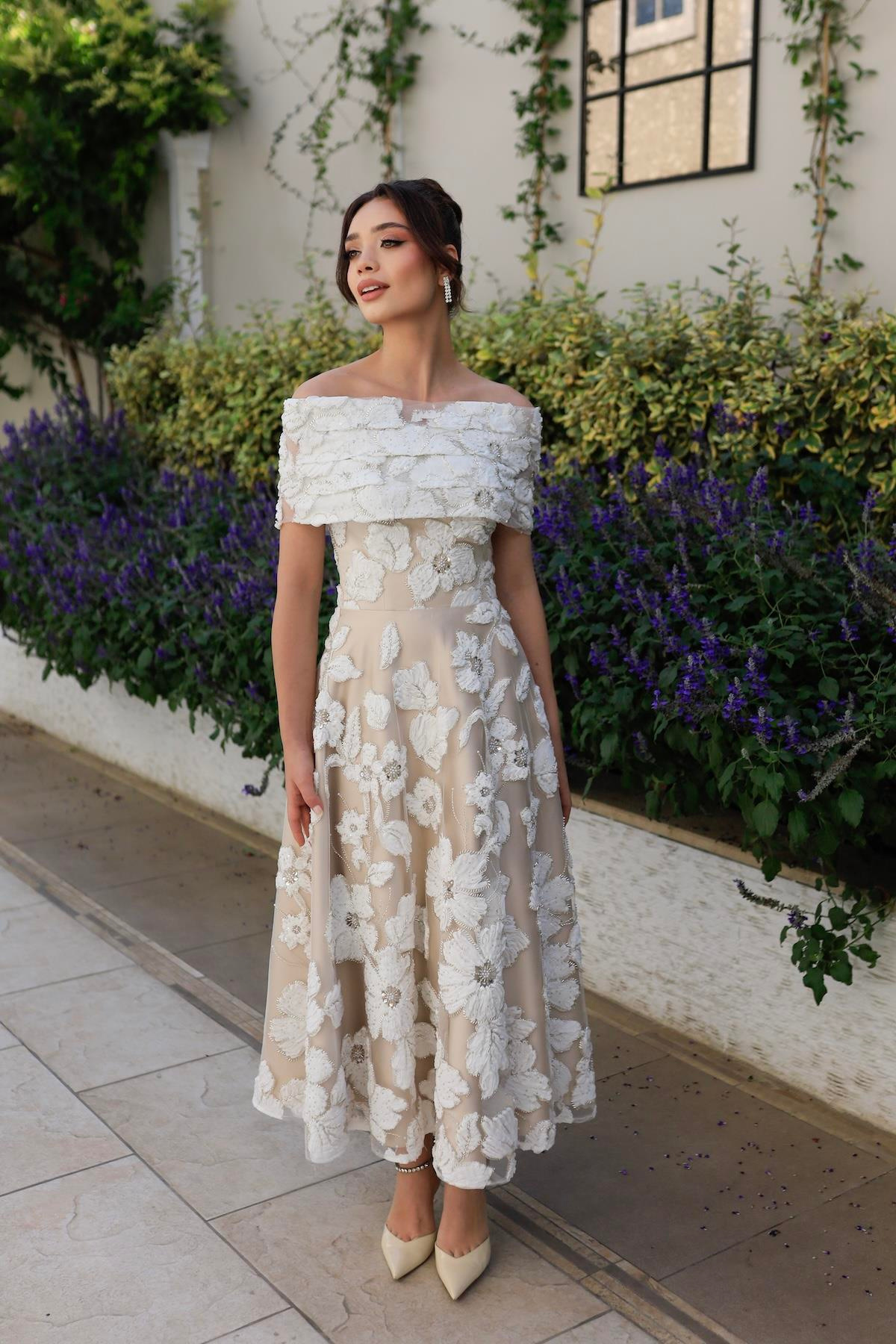 TheElsa | Sindirella Prenses Beyaz Dantel BoleroSİNDİRELLA COLLECTİONSindirella Prenses Beyaz Bej Dantel Bolero Çiçekli Özel Tasarım Dantel Abiye Elbise