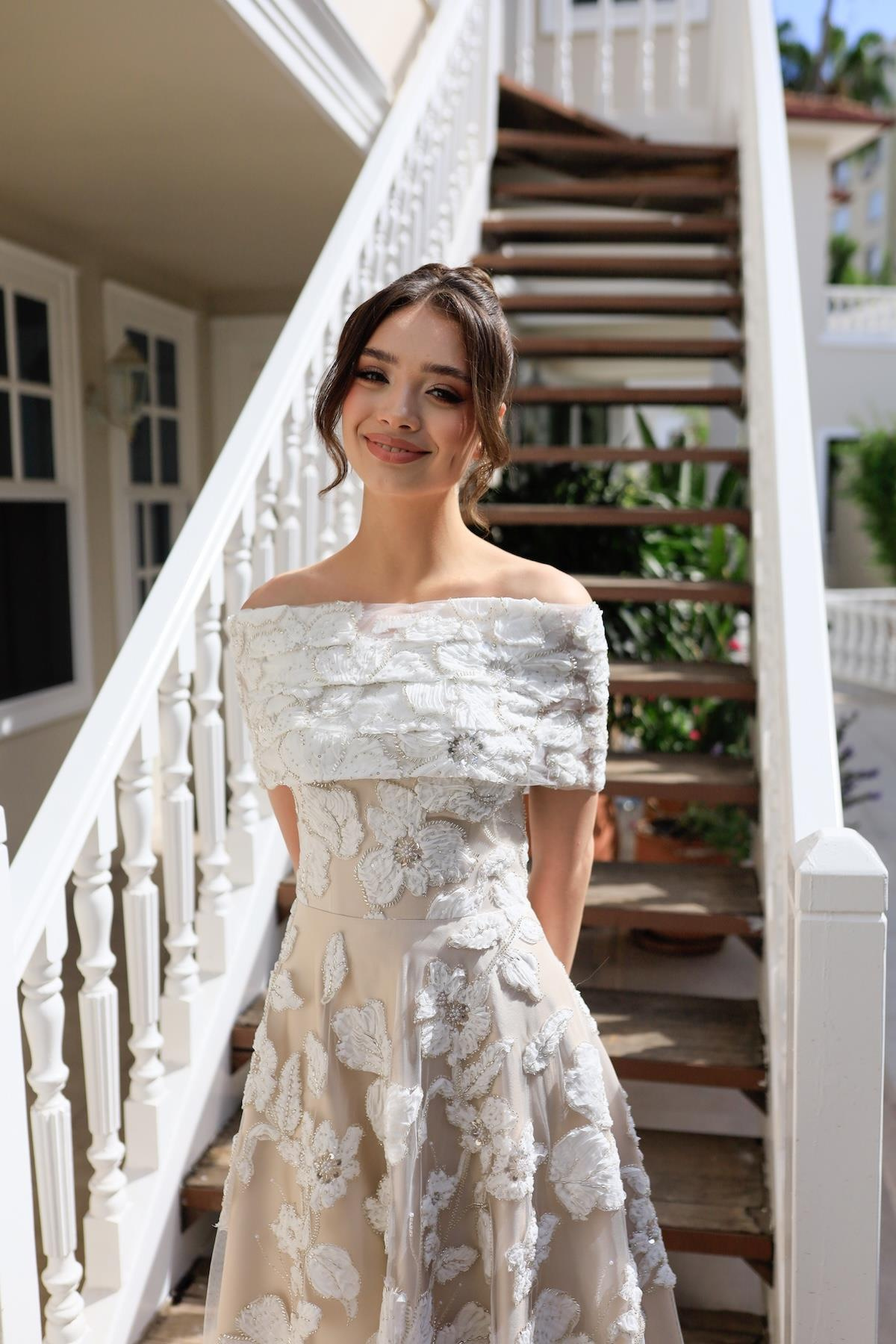 TheElsa | Sindirella Prenses Beyaz Dantel BoleroSİNDİRELLA COLLECTİONSindirella Prenses Beyaz Bej Dantel Bolero Çiçekli Özel Tasarım Dantel Abiye Elbise