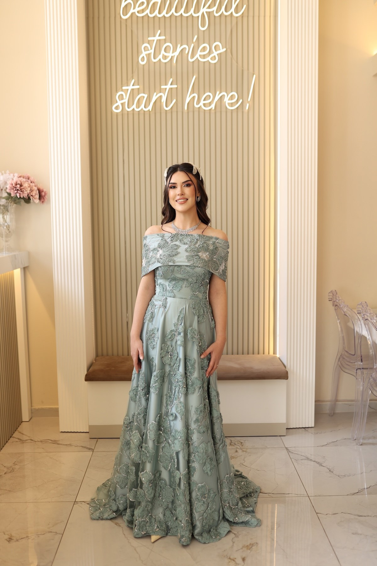 TheElsa | Sindirella Prenses Yeşil Maxi RENKLİ DANTEL ELBİSELERSindirella Prenses Yeşil Maxi Saten Bolero Çiçekli Özel Tasarım Dantel Abiye Elbise