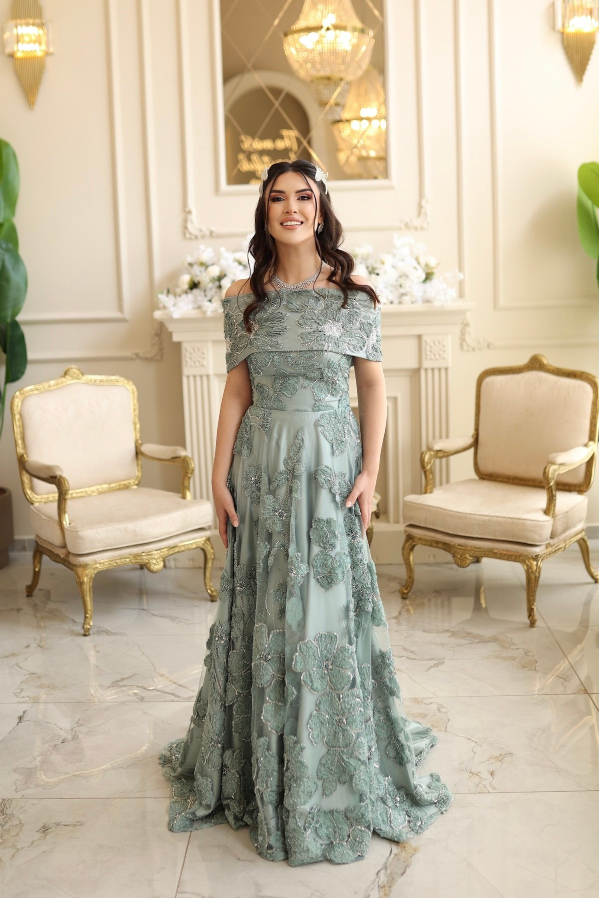 TheElsa | Sindirella Prenses Yeşil Maxi RENKLİ DANTEL ELBİSELERSindirella Prenses Yeşil Maxi Saten Bolero Çiçekli Özel Tasarım Dantel Abiye Elbise