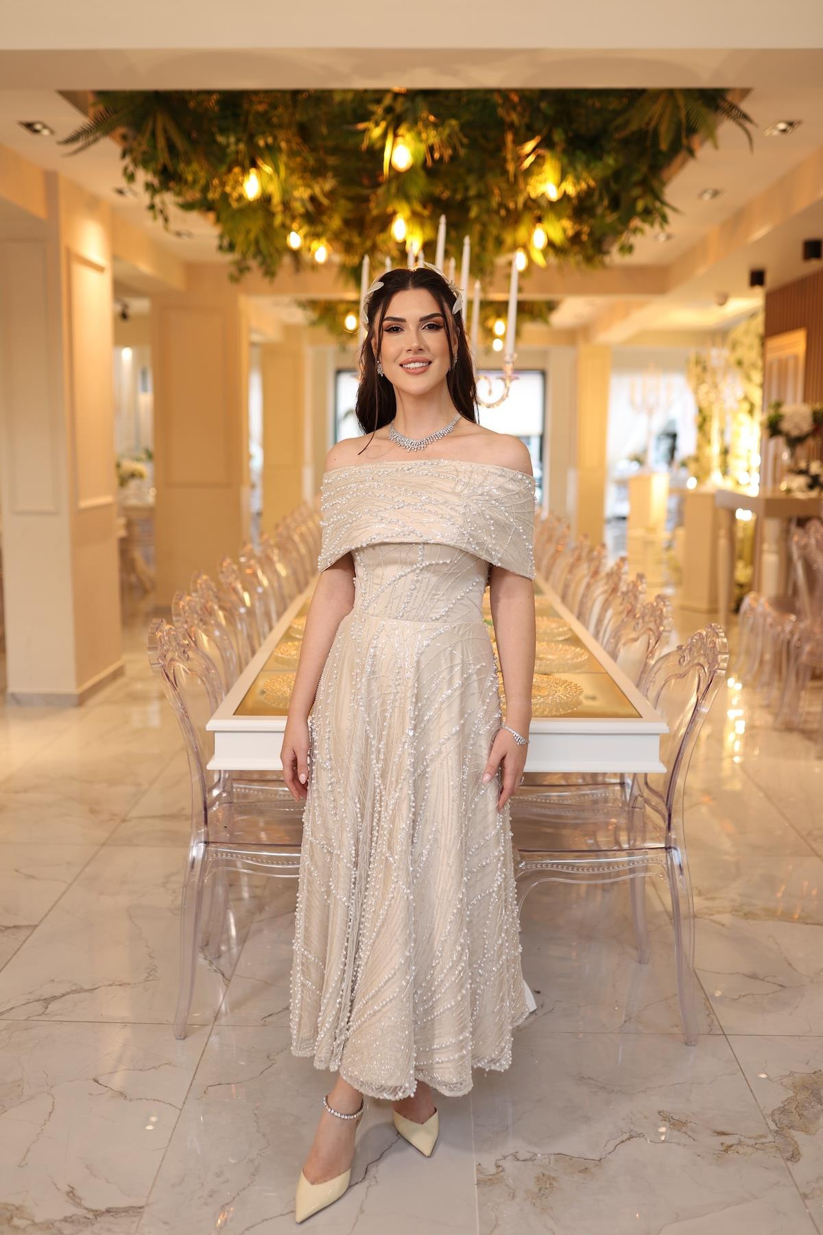 TheElsa | TİARA PRENSESBEYAZ DANTEL ELBİSELERTiara İnci Prenses Beyaz Dantel Nişan Nikah Elbise