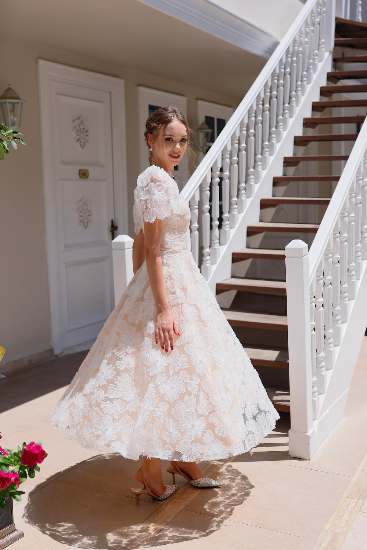 TheElsa | Kişiye Özel Üretim Abiye Elbise | Vasilisa Beyaz Dantel Özel Tasarım Abiye ElbiseÖZEL ÜRETİM ELBİSEVasilisa White Lace Special Design Evening Dress