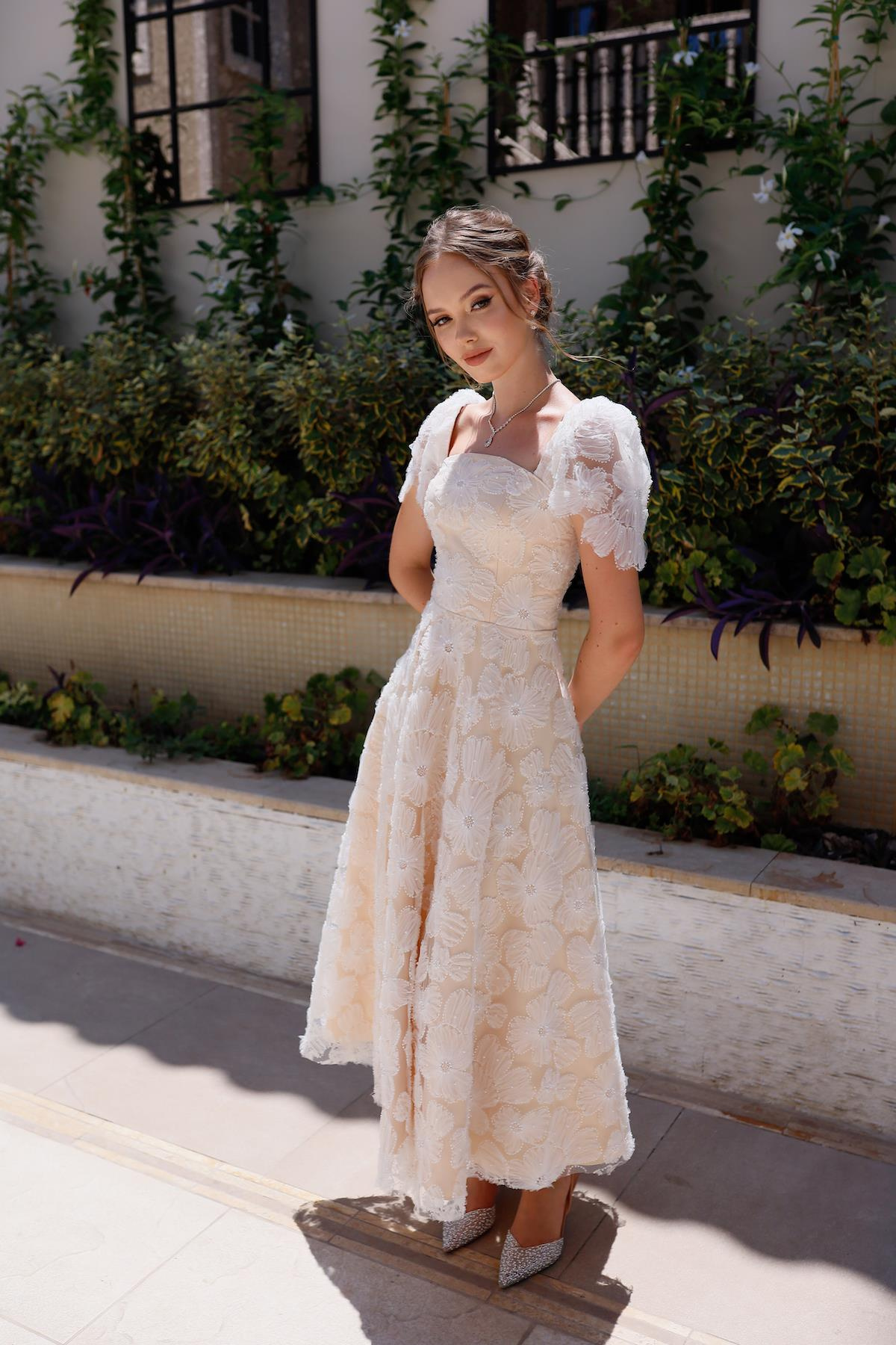 TheElsa | Kişiye Özel Üretim Abiye Elbise | Vasilisa Beyaz Dantel Özel Tasarım Abiye ElbiseÖZEL ÜRETİM ELBİSEVasilisa White Lace Special Design Evening Dress
